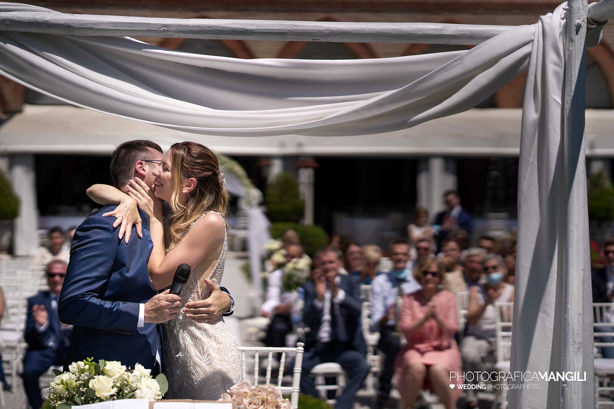 019 reportage foto matrimonio wedding sposi cerimonia rito civile bacio scambio anelli castello marne filago bergamo 019 reportage foto matrimonio wedding sposi cerimonia rito civile bacio scambio anelli castello marne filago bergamo