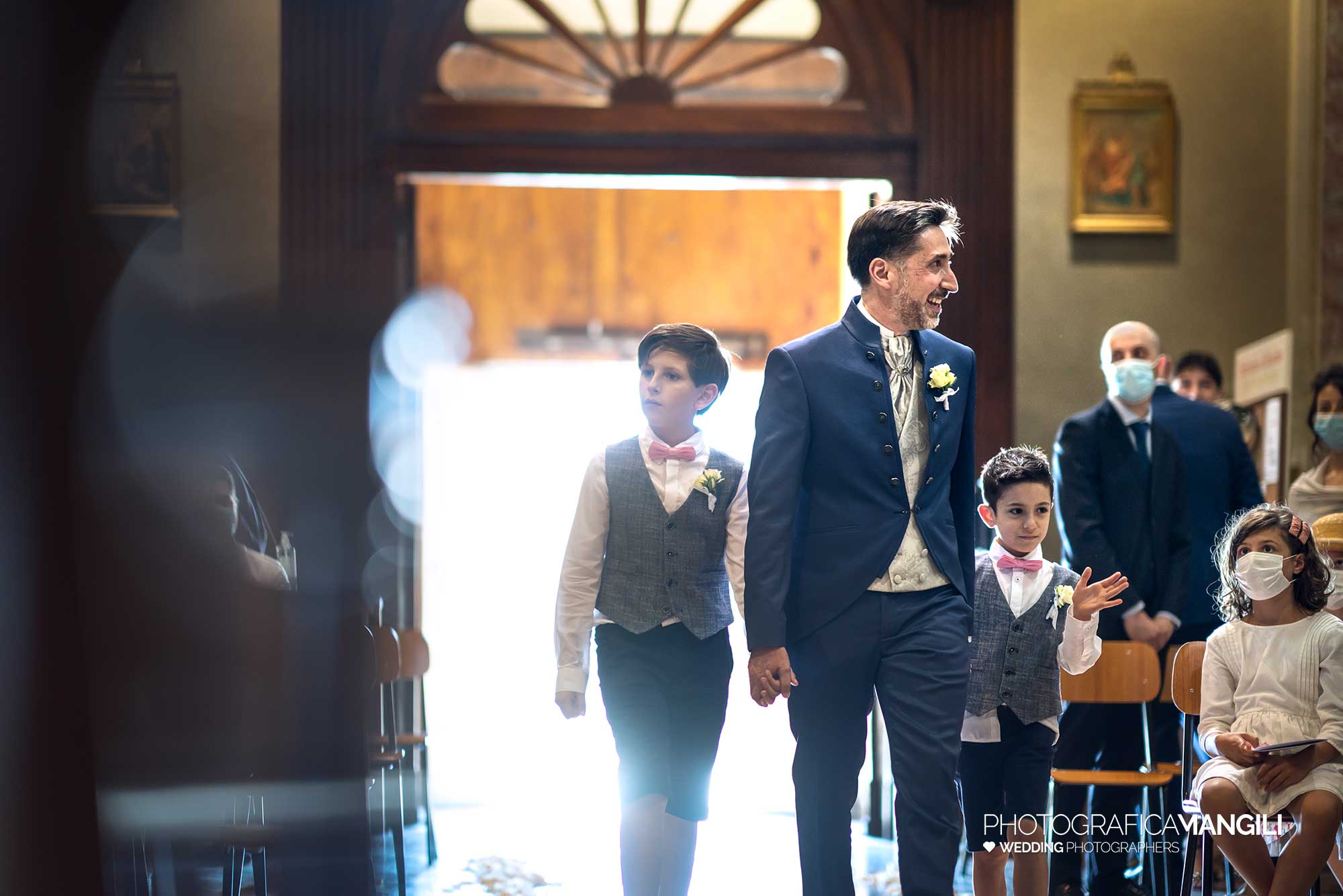 020 fotografo matrimonio reportage wedding sposo ingresso castello rossino calolziocorte lago como lecco 020 fotografo matrimonio reportage wedding sposo ingresso castello rossino calolziocorte lago como lecco