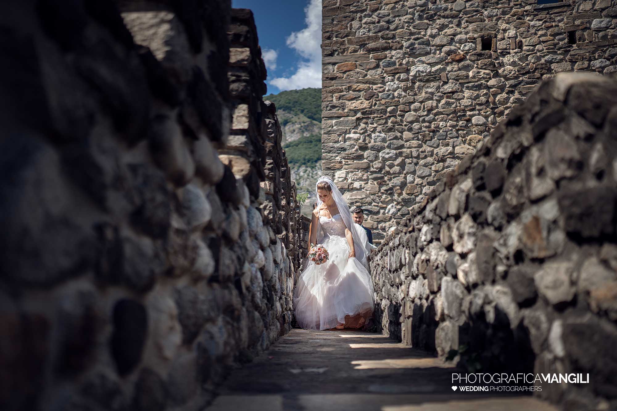021 fotografo matrimonio reportage wedding sposa ingresso castello rossino calolziocorte lago como lecco 021 fotografo matrimonio reportage wedding sposa ingresso castello rossino calolziocorte lago como lecco