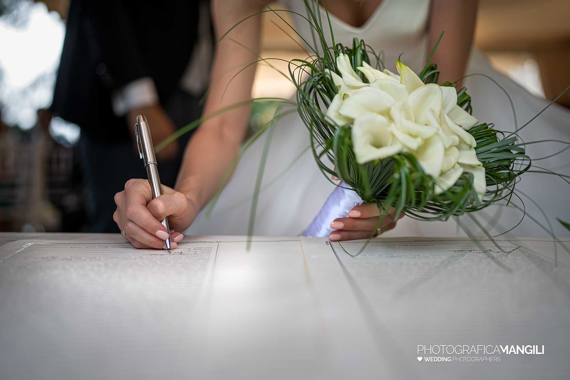 021 fotografo matrimonio reportage wedding sposi cerimonia rito civile firme castello rossino calolziocorte lago como lecco 021 fotografo matrimonio reportage wedding sposi cerimonia rito civile firme castello rossino calolziocorte lago como lecco