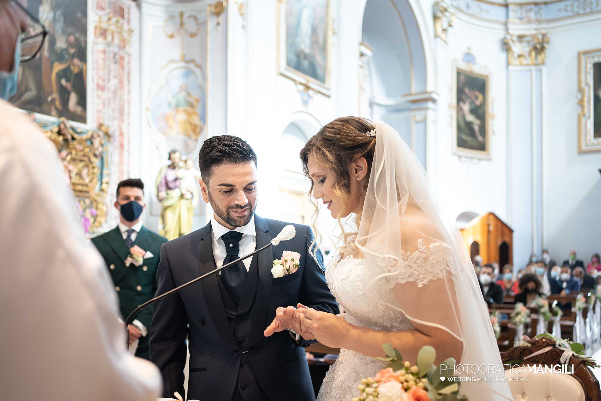 021 reportage foto matrimonio wedding rito religioso sposi cerimonia promesse scambio anelli chiesa gandosso bergamo 021 reportage foto matrimonio wedding rito religioso sposi cerimonia promesse scambio anelli chiesa gandosso bergamo