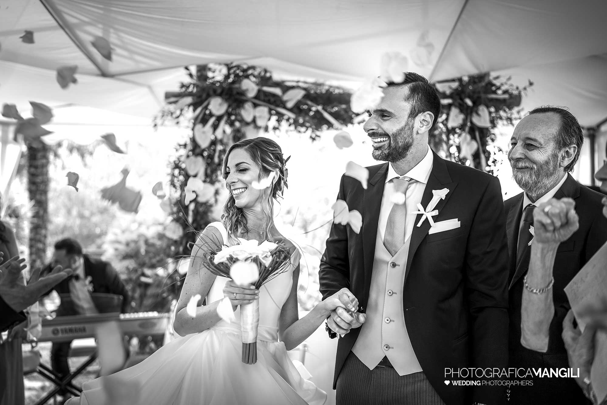 022 fotografo matrimonio reportage wedding sposi cerimonia rito civile uscita lancio petali riso castello rossino calolziocorte lago como lecco 022 fotografo matrimonio reportage wedding sposi cerimonia rito civile uscita lancio petali riso castello rossino calolziocorte lago como lecco