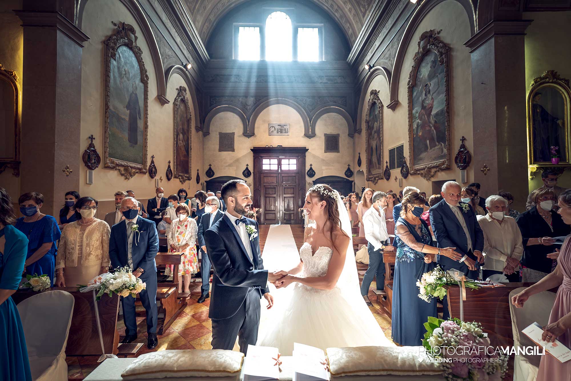 023 fotografo matrimonio reportage wedding sposi chiesa cerimonia cavernago bergamo 023 fotografo matrimonio reportage wedding sposi chiesa cerimonia cavernago bergamo