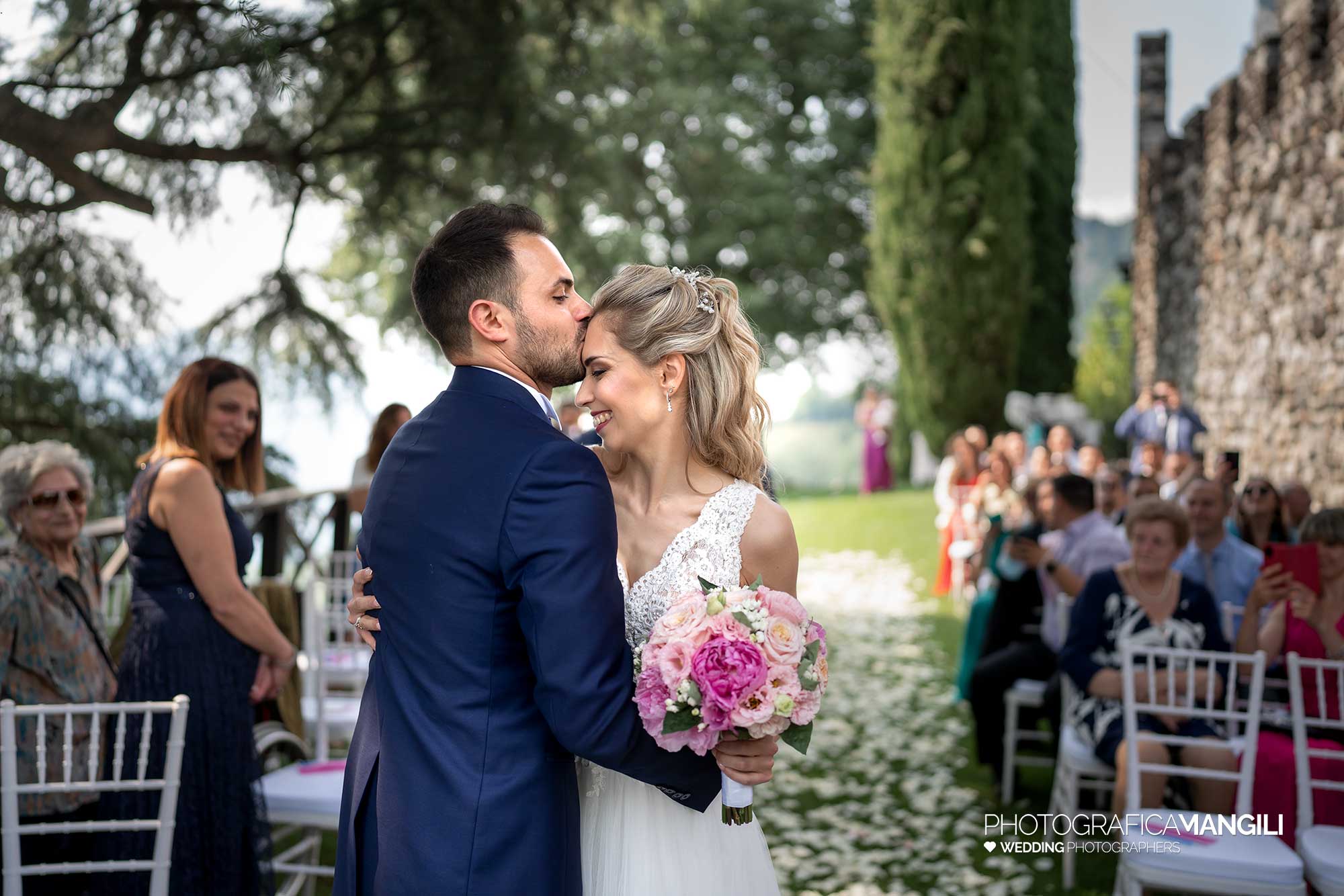 023 fotografo matrimonio reportage wedding sposi ingresso sposa cerimonia bacio incontro castello rossino calolziocorte lago como lecco 023 fotografo matrimonio reportage wedding sposi ingresso sposa cerimonia bacio incontro castello rossino calolziocorte lago como lecco
