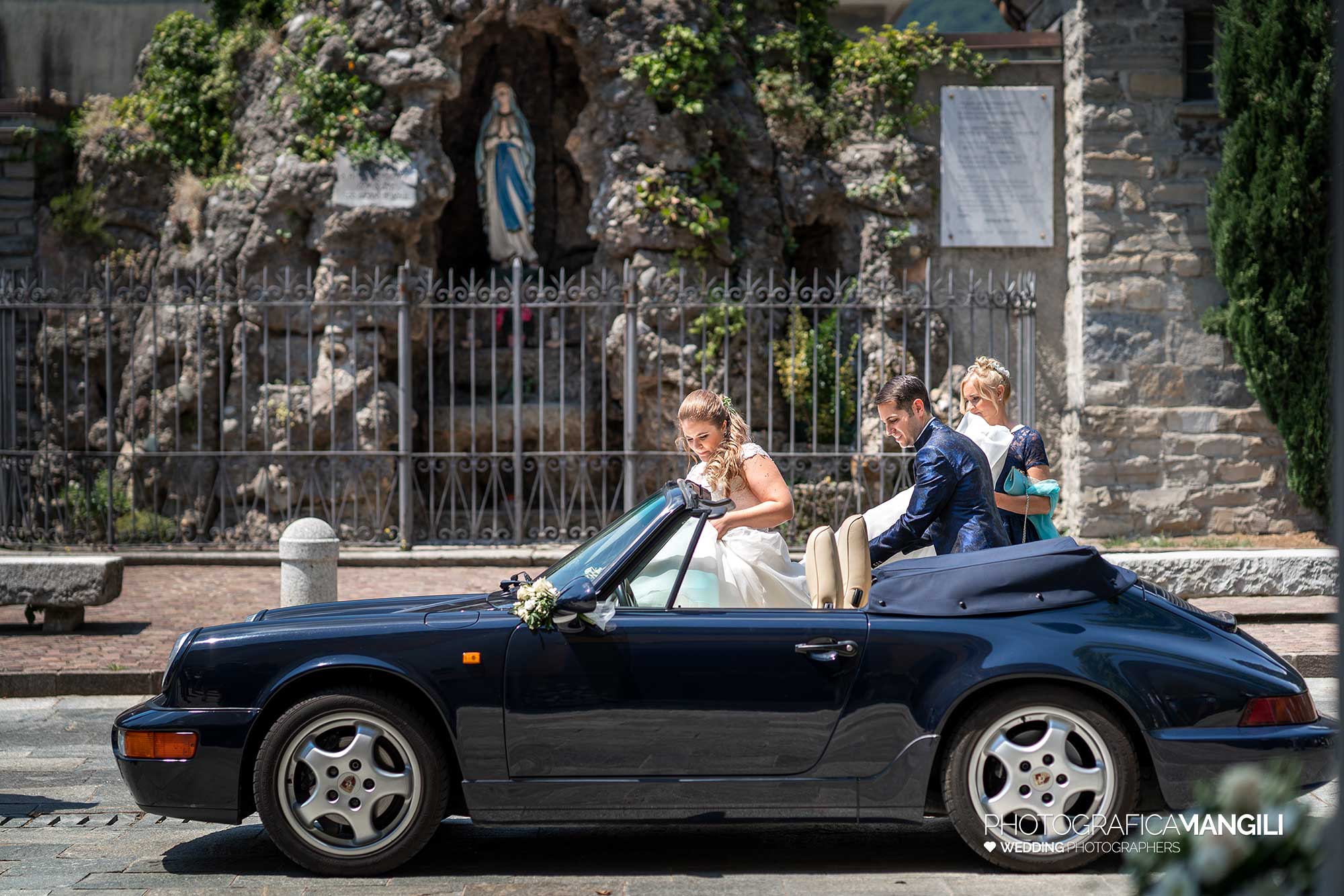 024 fotografo matrimonio reportage wedding sposo uscita chiesa cerimonia malgrate lago como lecco 024 fotografo matrimonio reportage wedding sposo uscita chiesa cerimonia malgrate lago como lecco