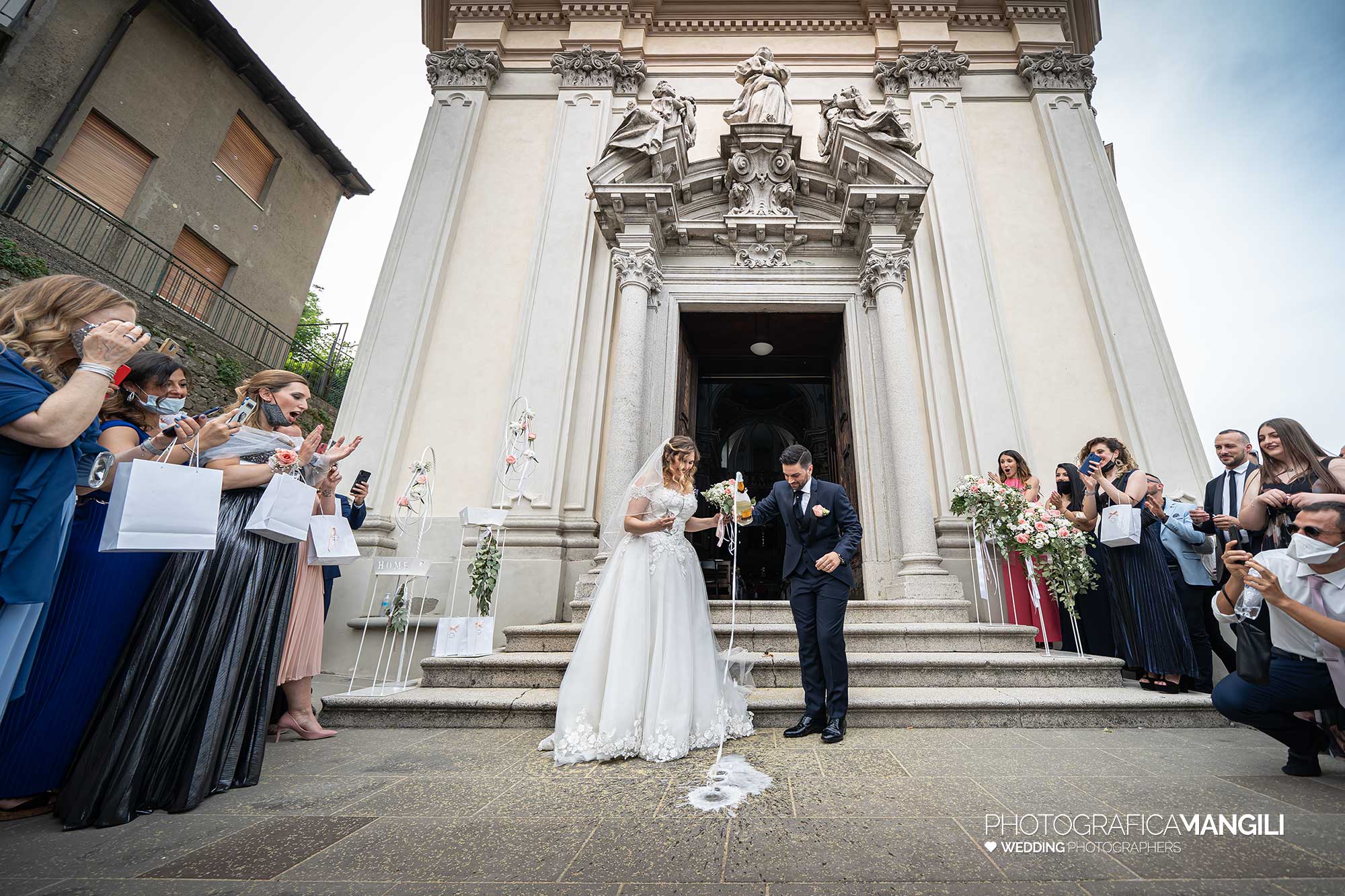 025 reportage foto matrimonio wedding rito religioso sposi uscita brindisi cerimonia chiesa gandosso bergamo 025 reportage foto matrimonio wedding rito religioso sposi uscita brindisi cerimonia chiesa gandosso bergamo
