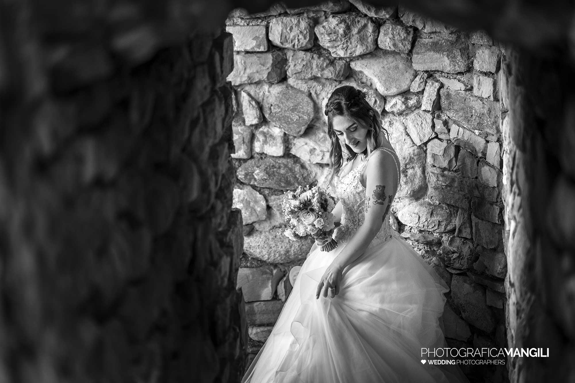 025 reportage foto matrimonio wedding ritratto sposi bianco nero castello rossino calolziocorte lago como lecco 025 reportage foto matrimonio wedding ritratto sposi bianco nero castello rossino calolziocorte lago como lecco