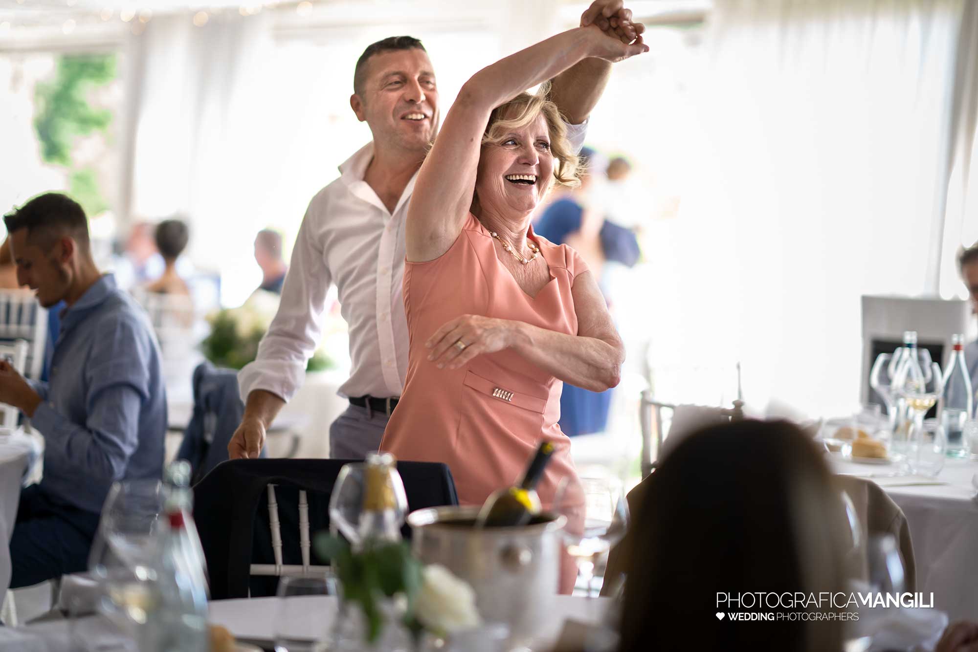 027 reportage foto matrimonio wedding sposi sala pranzo ballo castello marne filago bergamo 027 reportage foto matrimonio wedding sposi sala pranzo ballo castello marne filago bergamo