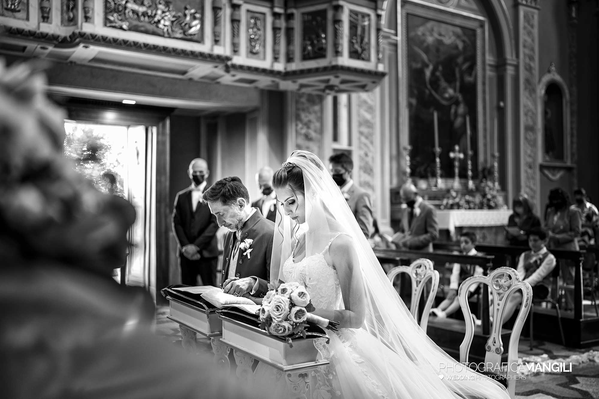 028 fotografo matrimonio reportage wedding sposi chiesa rossino calolziocorte lago como lecco 028 fotografo matrimonio reportage wedding sposi chiesa rossino calolziocorte lago como lecco