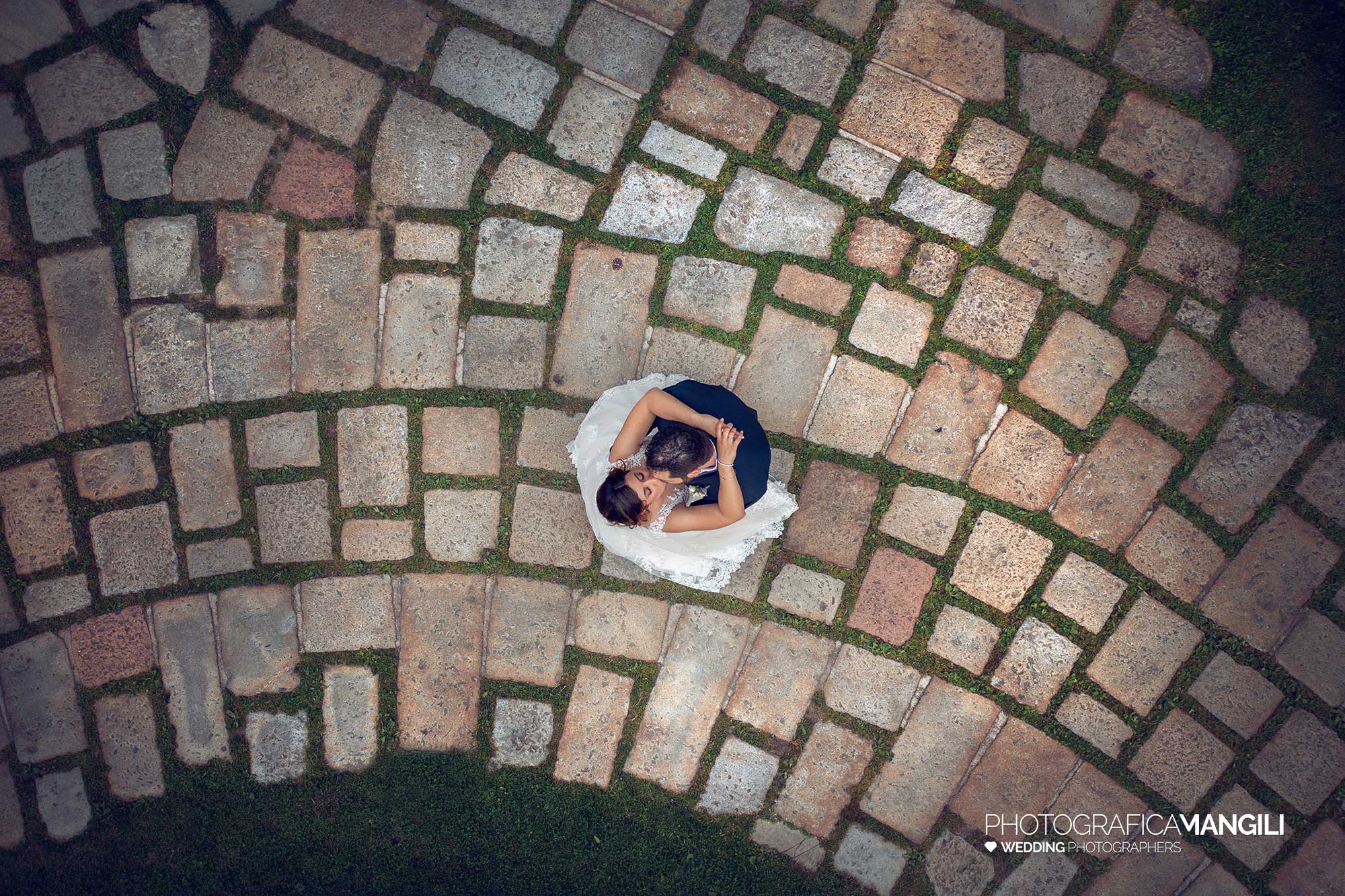 029 fotografo matrimonio reportage wedding ritratto sposi drone bacio castello rossino calolziocorte lecco lago como 029 fotografo matrimonio reportage wedding ritratto sposi drone bacio castello rossino calolziocorte lecco lago como
