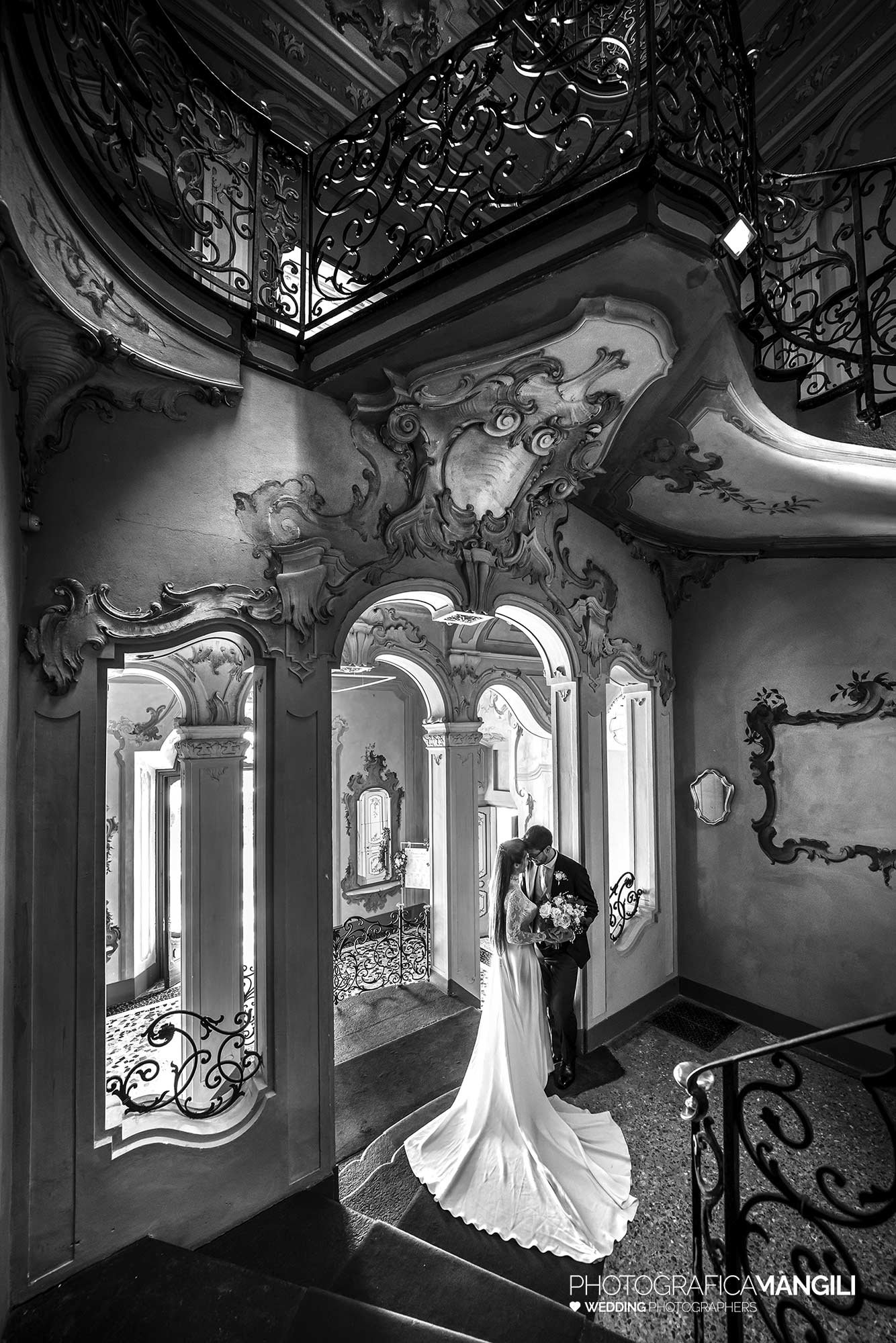 029 fotografo matrimonio reportage wedding sposi scala villa esengrini montalbano varese 029 fotografo matrimonio reportage wedding sposi scala villa esengrini montalbano varese