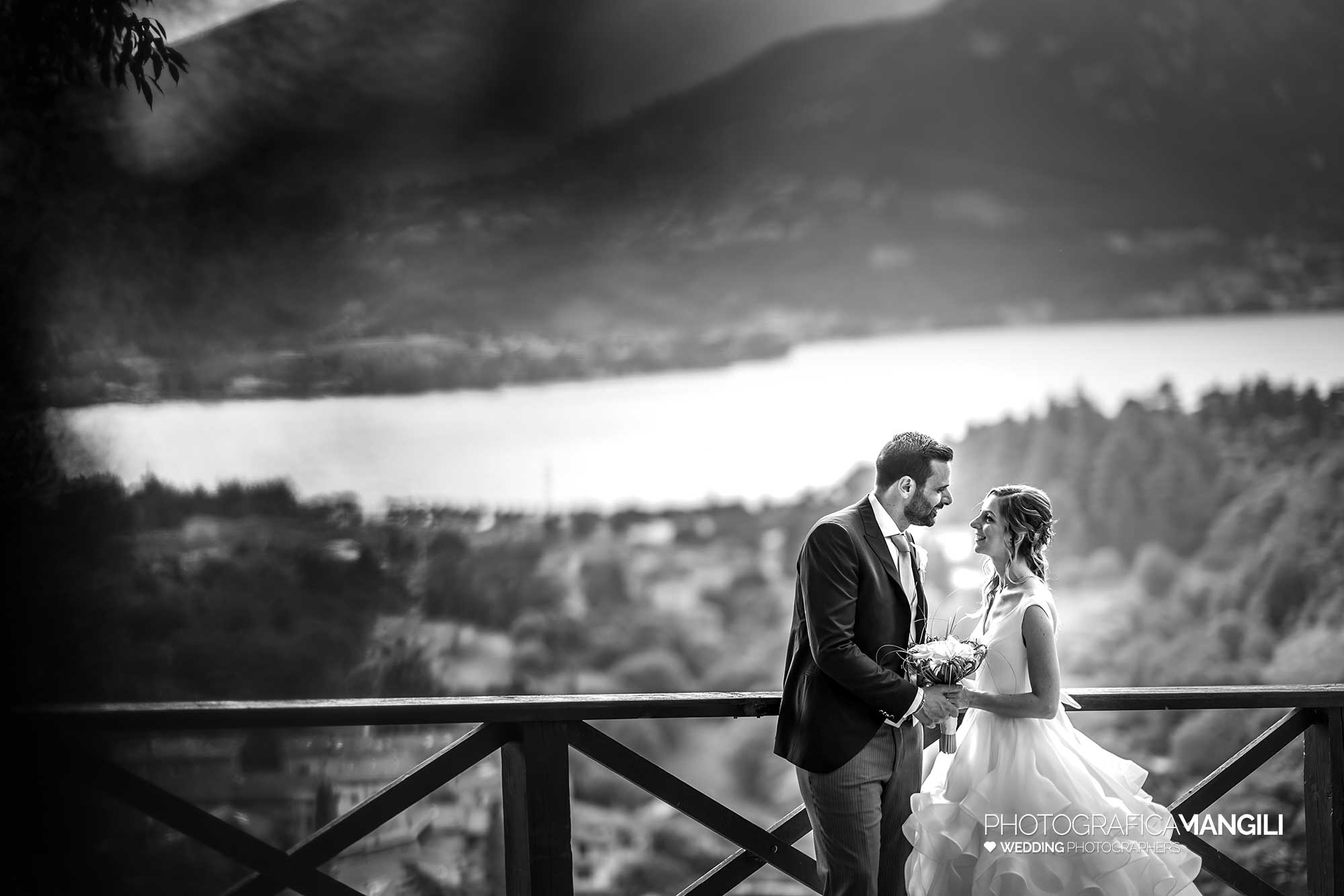 032 fotografo matrimonio reportage wedding sposi bianco nero castello rossino calolziocorte lago como lecco 032 fotografo matrimonio reportage wedding sposi bianco nero castello rossino calolziocorte lago como lecco