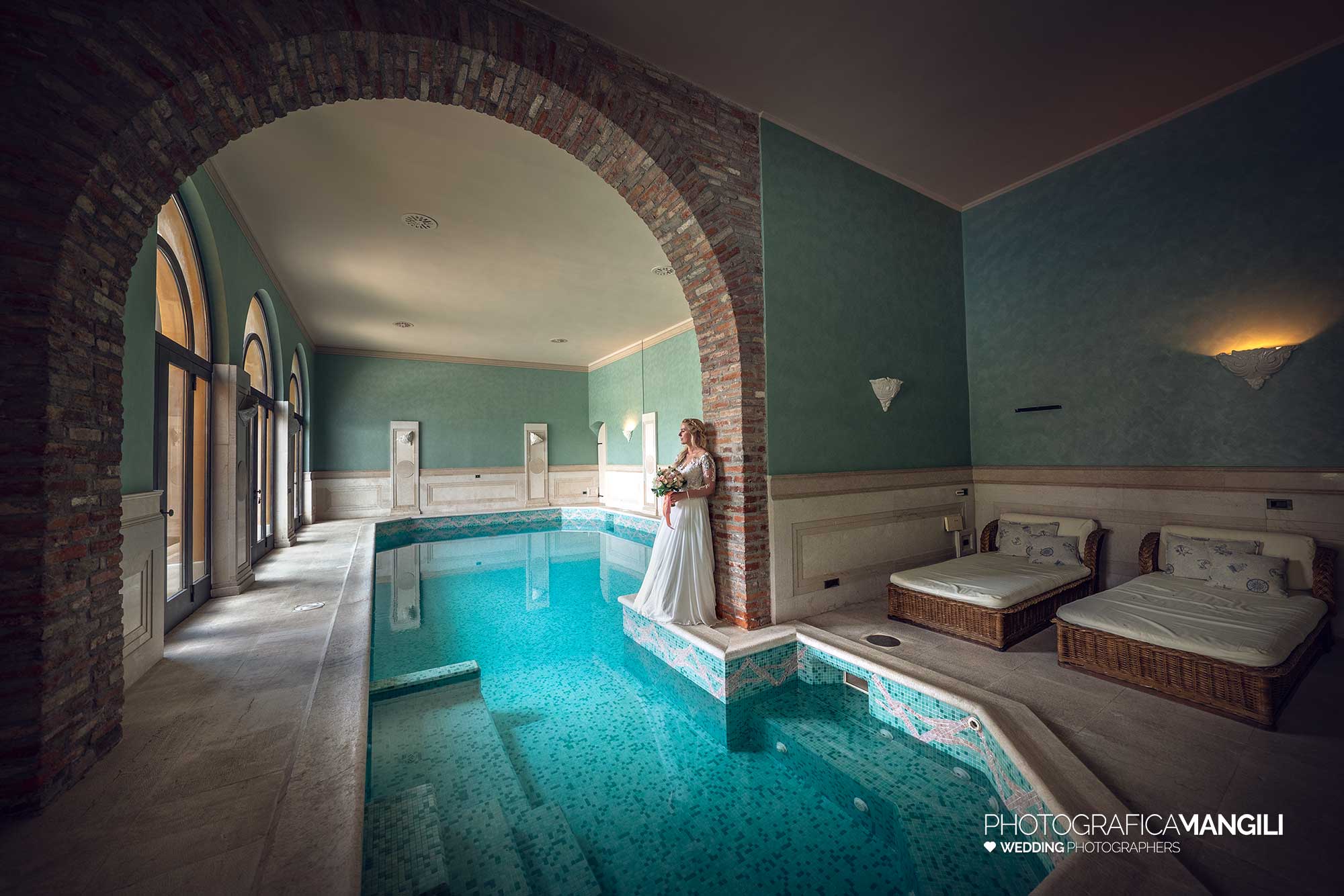 032 fotografo matrimonio reportage wedding sposi piscina villa valenca rovato brescia 032 fotografo matrimonio reportage wedding sposi piscina villa valenca rovato brescia