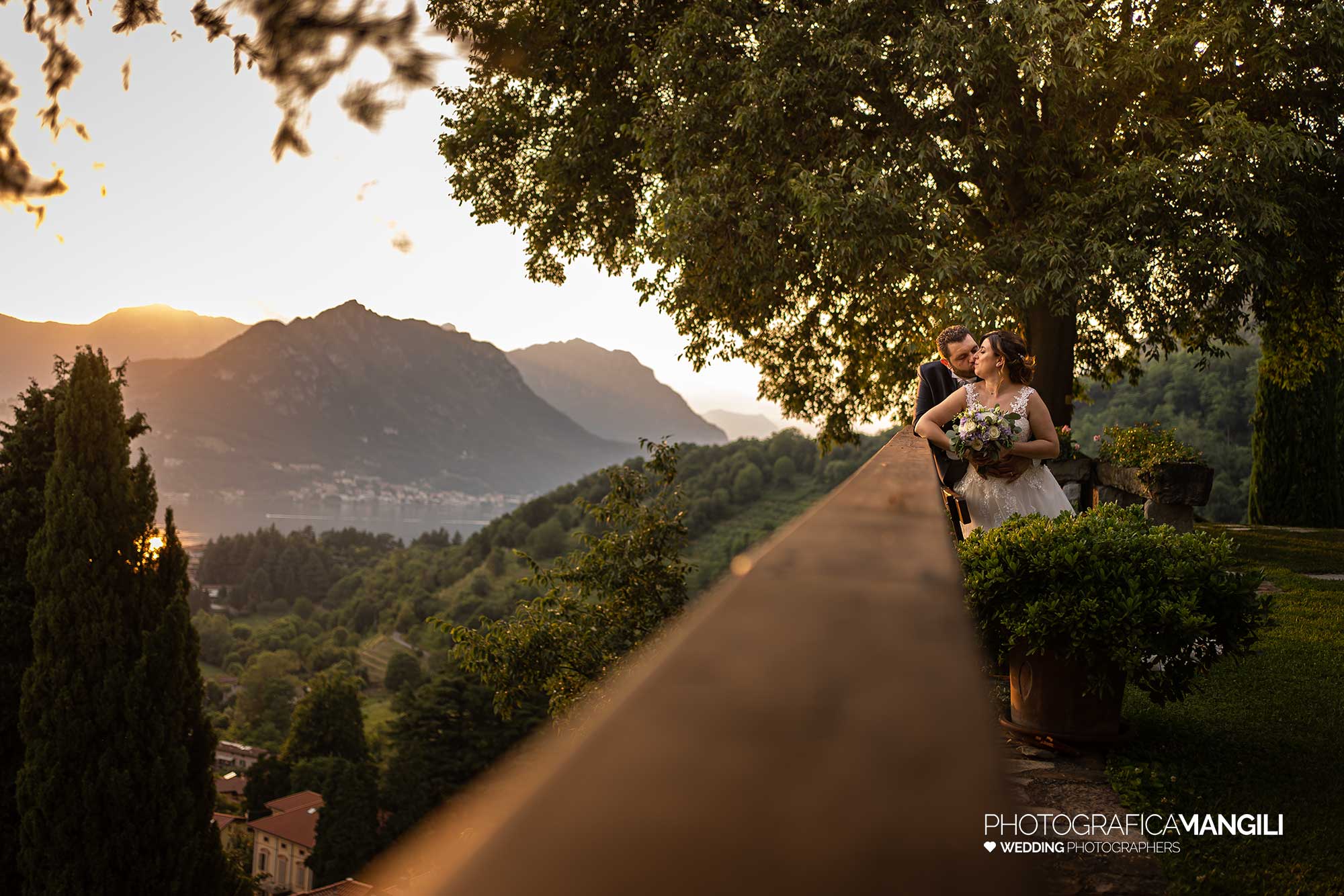 034 fotografo matrimonio reportage wedding ritratto sposi tramonto castello rossino calolziocorte lecco lago como 034 fotografo matrimonio reportage wedding ritratto sposi tramonto castello rossino calolziocorte lecco lago como