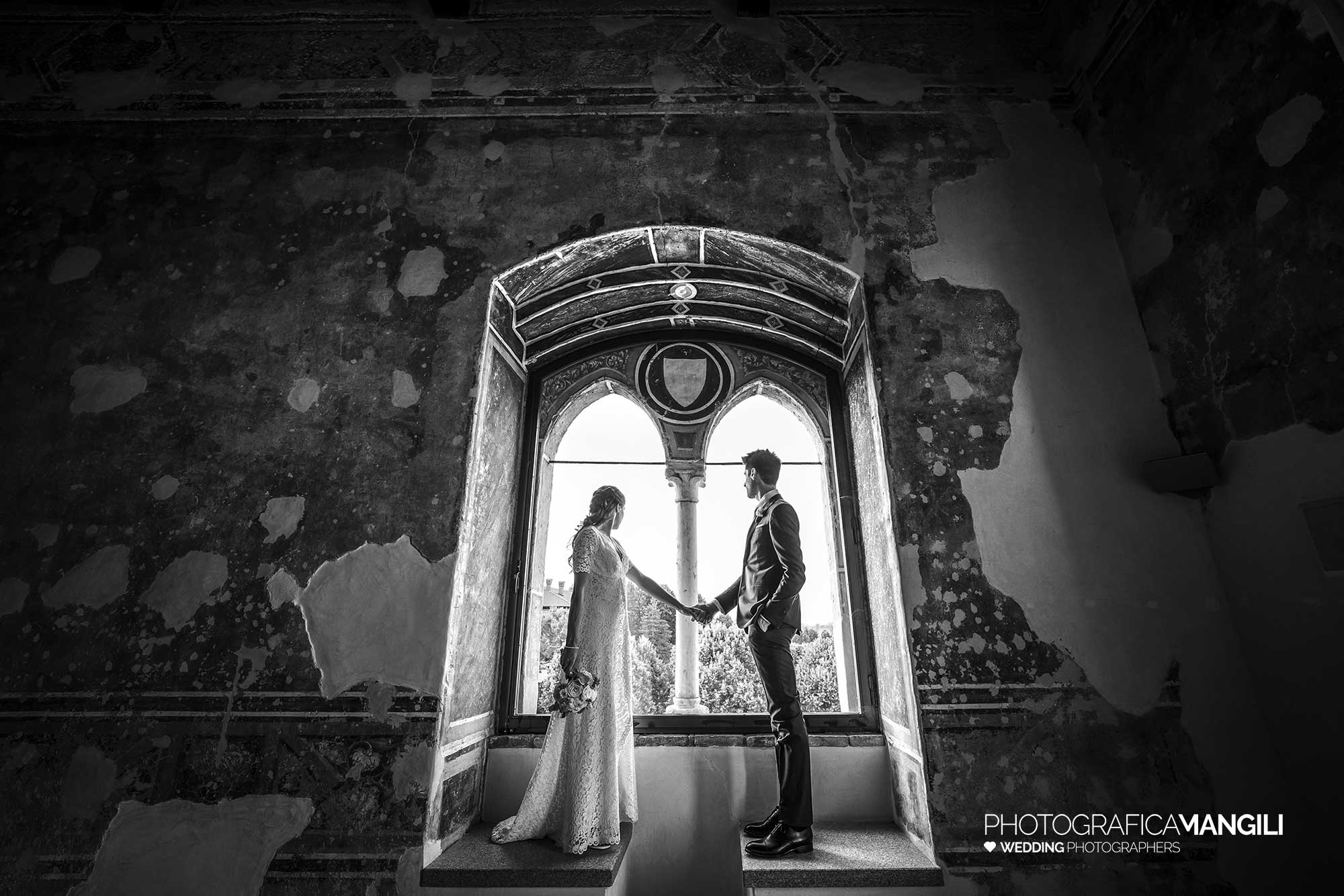 034 fotografo matrimonio reportage wedding sposi bianco nero castello visconteo cassano d adda milano 034 fotografo matrimonio reportage wedding sposi bianco nero castello visconteo cassano d adda milano