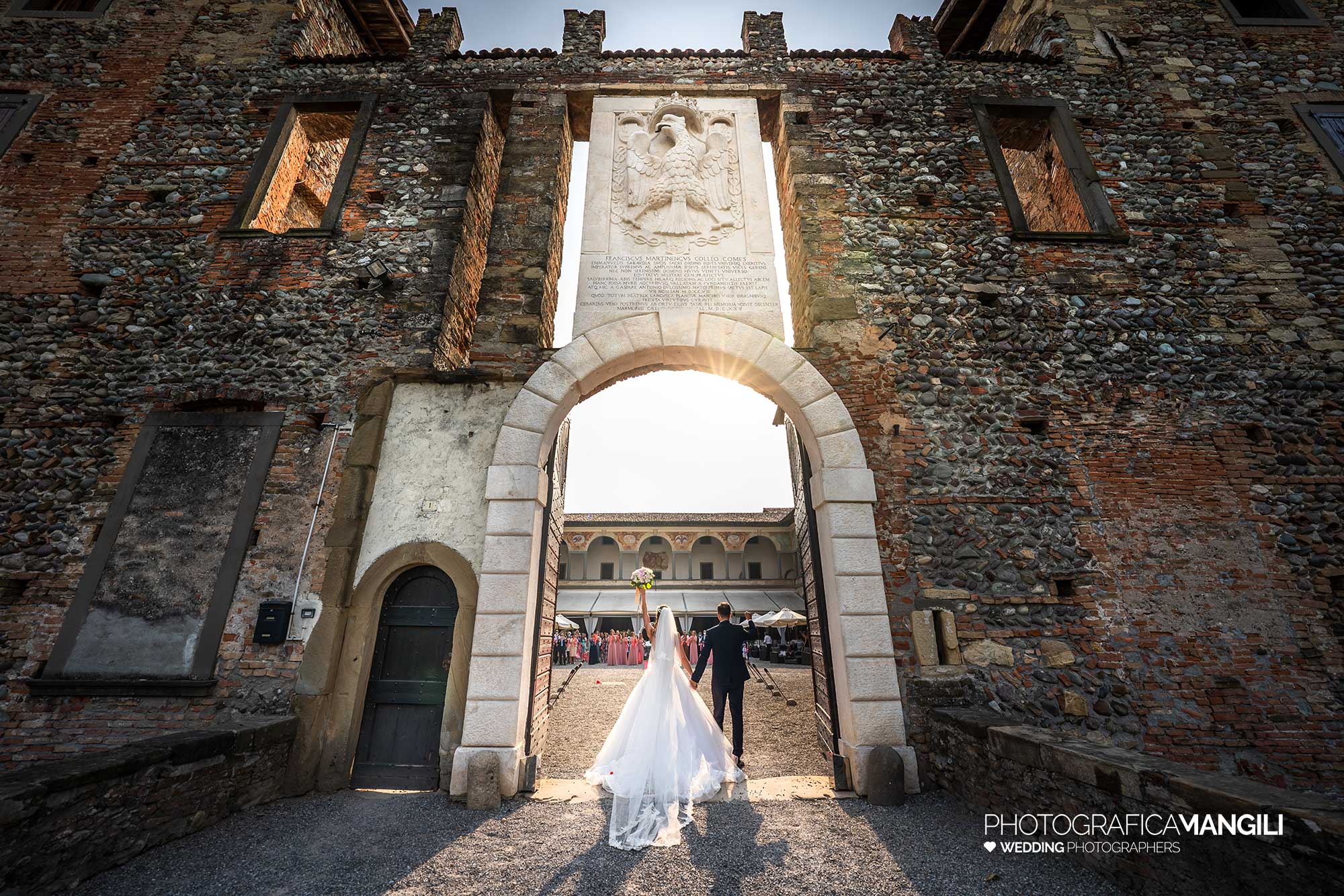 034 fotografo matrimonio reportage wedding sposi ingresso castello cavernago bergamo 034 fotografo matrimonio reportage wedding sposi ingresso castello cavernago bergamo