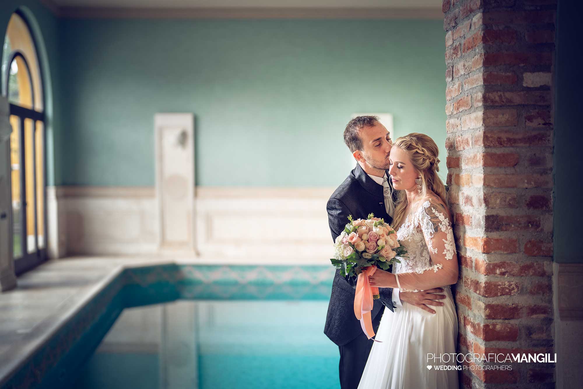 034 fotografo matrimonio reportage wedding sposi piscina villa valenca rovato brescia 034 fotografo matrimonio reportage wedding sposi piscina villa valenca rovato brescia