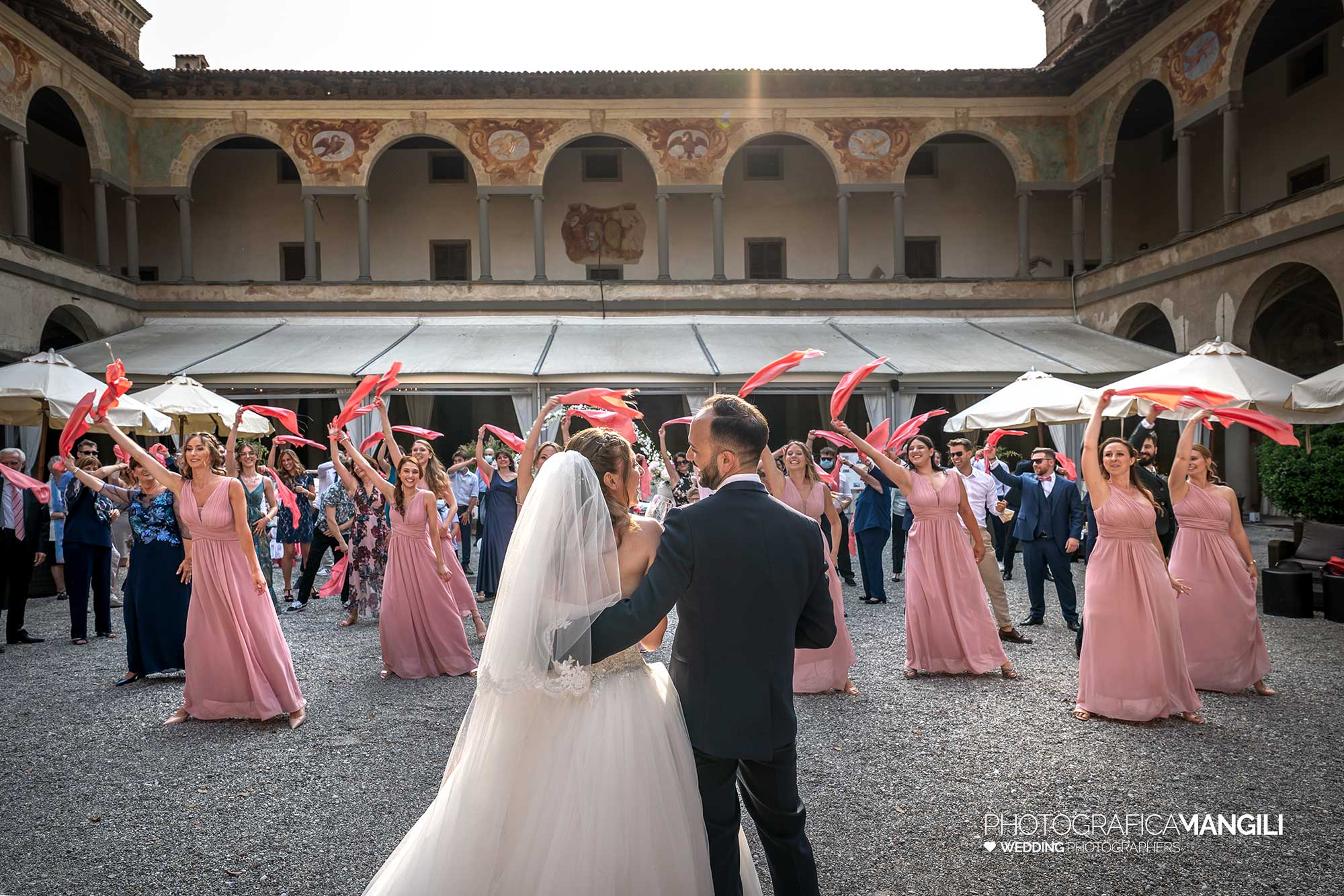 035 fotografo matrimonio reportage wedding sposi balletto ingresso castello cavernago bergamo 035 fotografo matrimonio reportage wedding sposi balletto ingresso castello cavernago bergamo