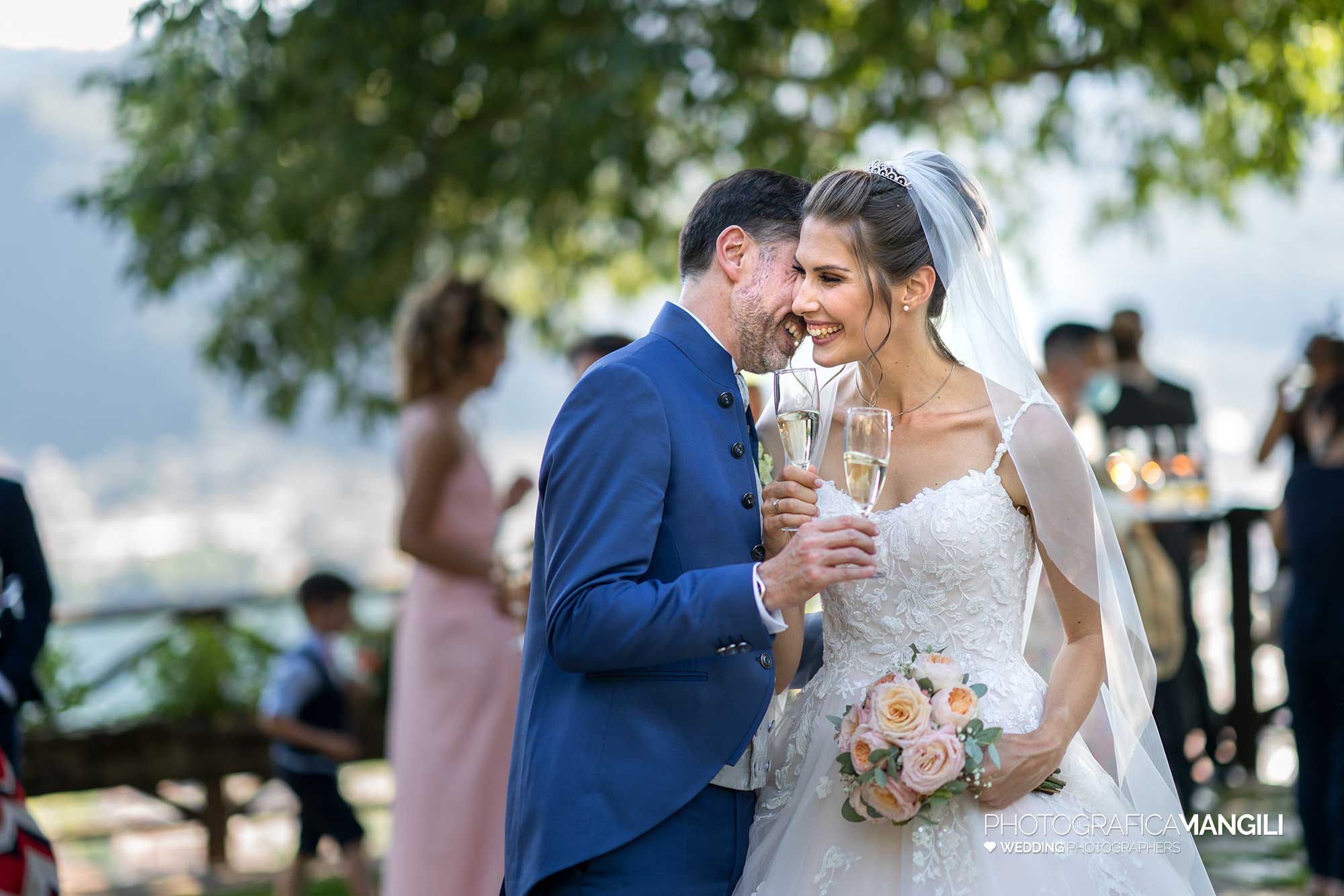 035 fotografo matrimonio reportage wedding sposi brindisi castello rossino calolziocorte lago como lecco 035 fotografo matrimonio reportage wedding sposi brindisi castello rossino calolziocorte lago como lecco