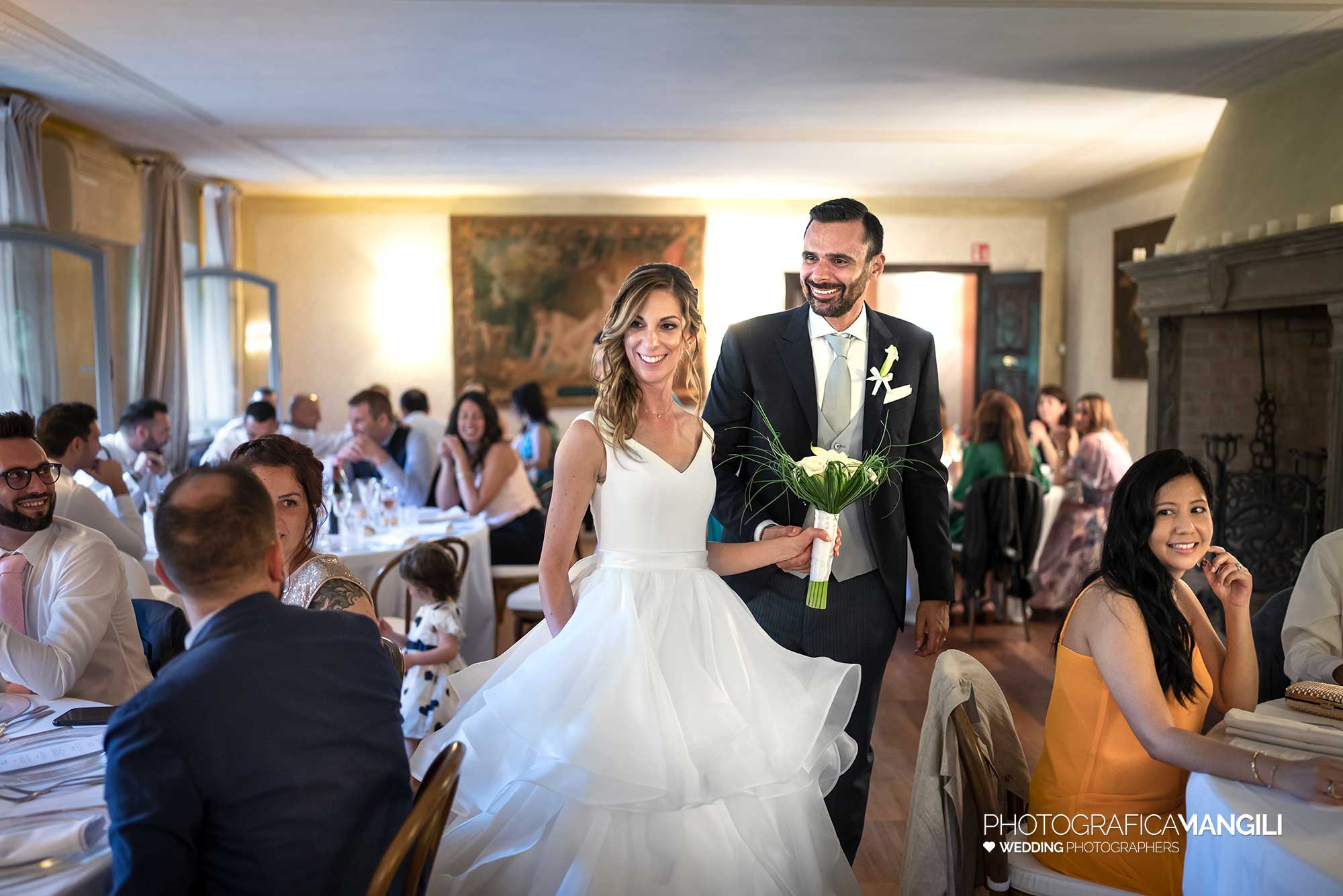 035 fotografo matrimonio reportage wedding sposi castello rossino ingresso sala pranzo calolziocorte lago como lecco 035 fotografo matrimonio reportage wedding sposi castello rossino ingresso sala pranzo calolziocorte lago como lecco