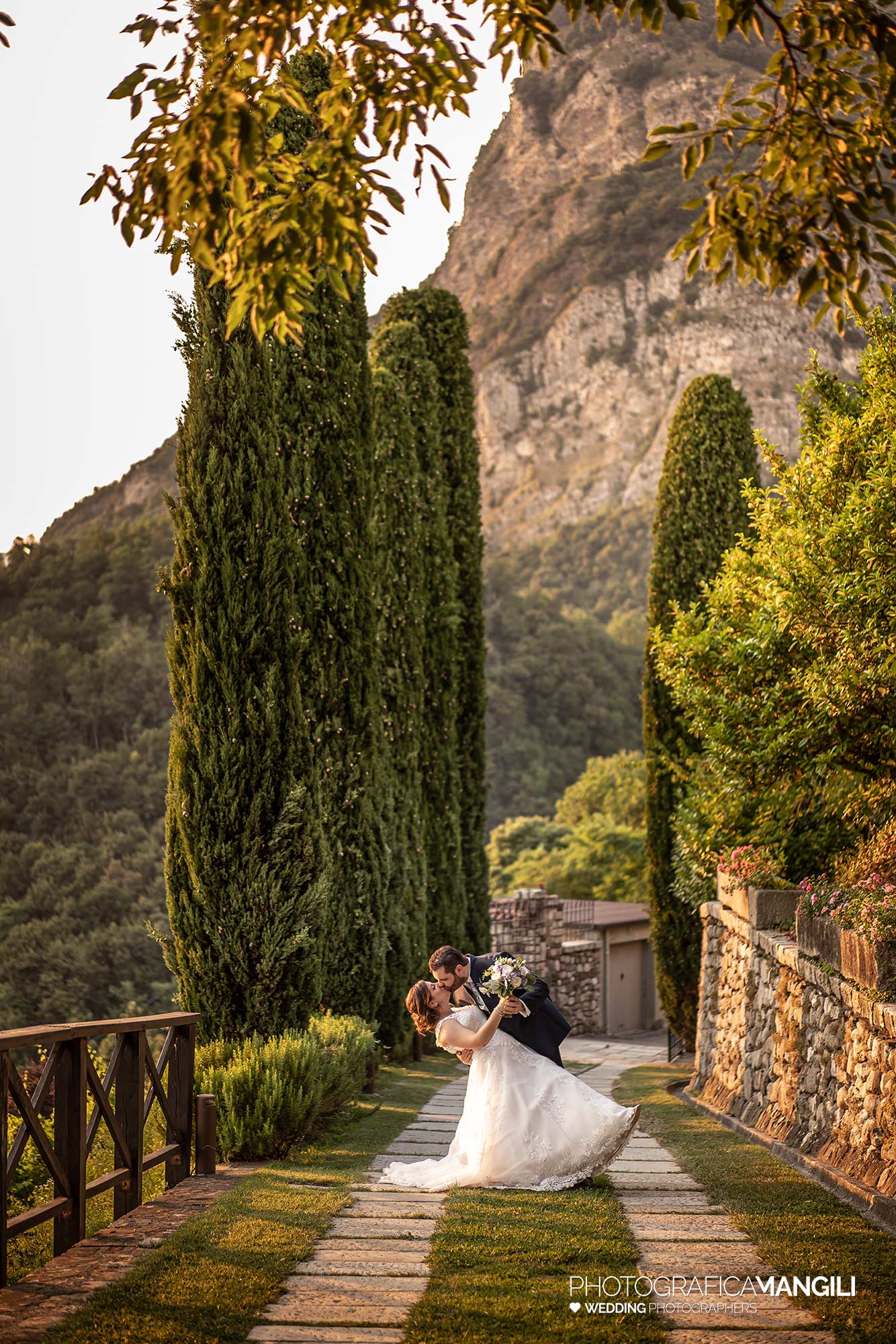036 fotografo matrimonio reportage wedding ritratto sposi tramonto casquet castello rossino calolziocorte lecco lago como 036 fotografo matrimonio reportage wedding ritratto sposi tramonto casquet castello rossino calolziocorte lecco lago como