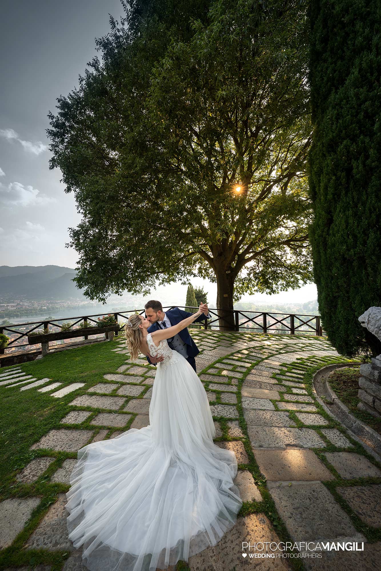 036 fotografo matrimonio reportage wedding sposi casquet bacio tramonto castello rossino calolziocorte lago como lecco 036 fotografo matrimonio reportage wedding sposi casquet bacio tramonto castello rossino calolziocorte lago como lecco