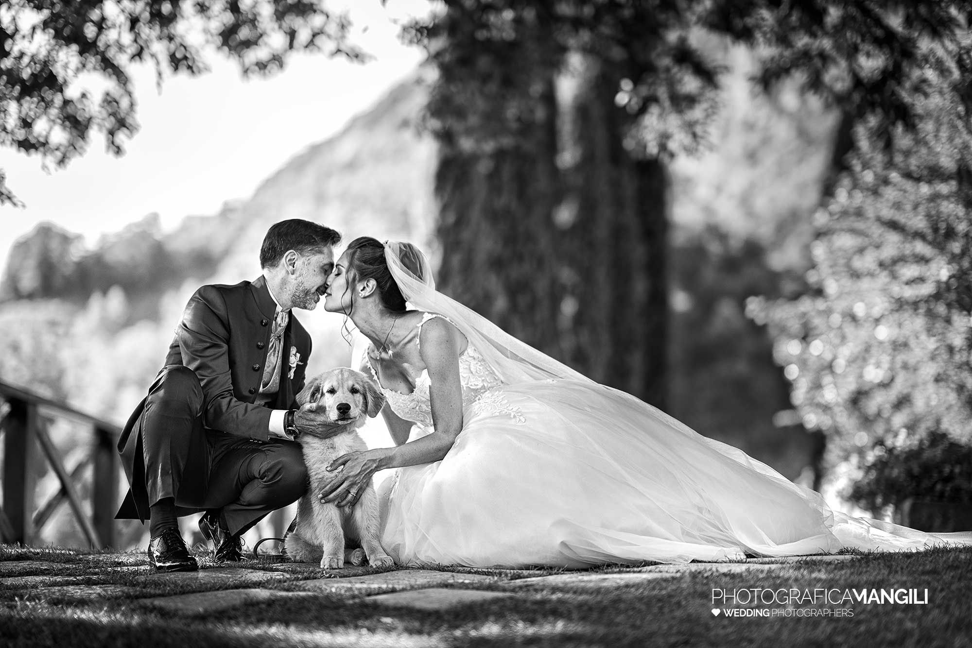 037 fotografo matrimonio reportage wedding sposi cagnolino castello rossino calolziocorte lago como lecco 037 fotografo matrimonio reportage wedding sposi cagnolino castello rossino calolziocorte lago como lecco