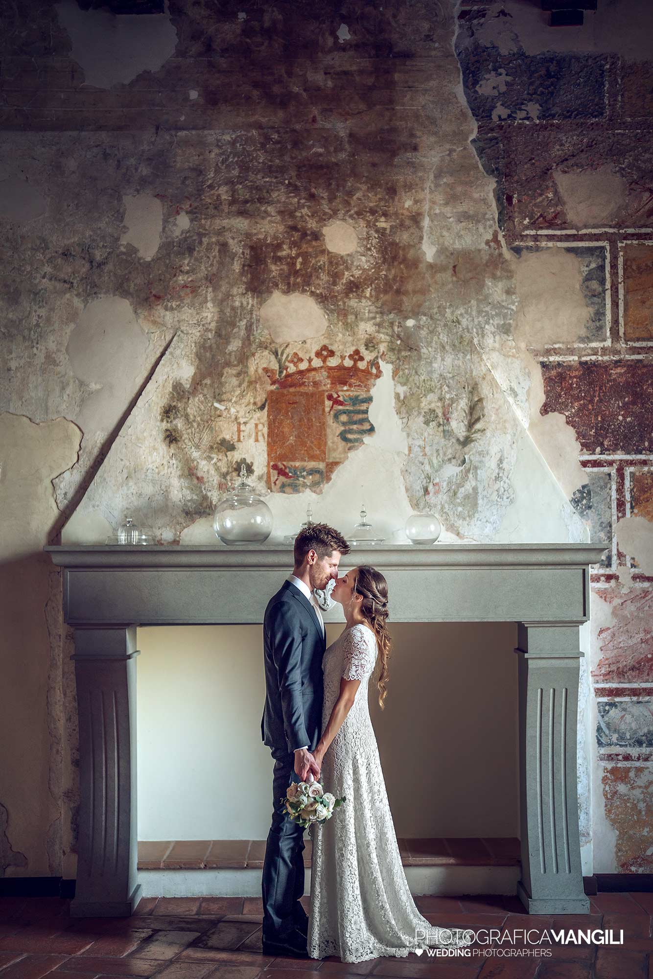 038 fotografo matrimonio reportage wedding sposi bacio castello visconteo cassano d adda milano 038 fotografo matrimonio reportage wedding sposi bacio castello visconteo cassano d adda milano