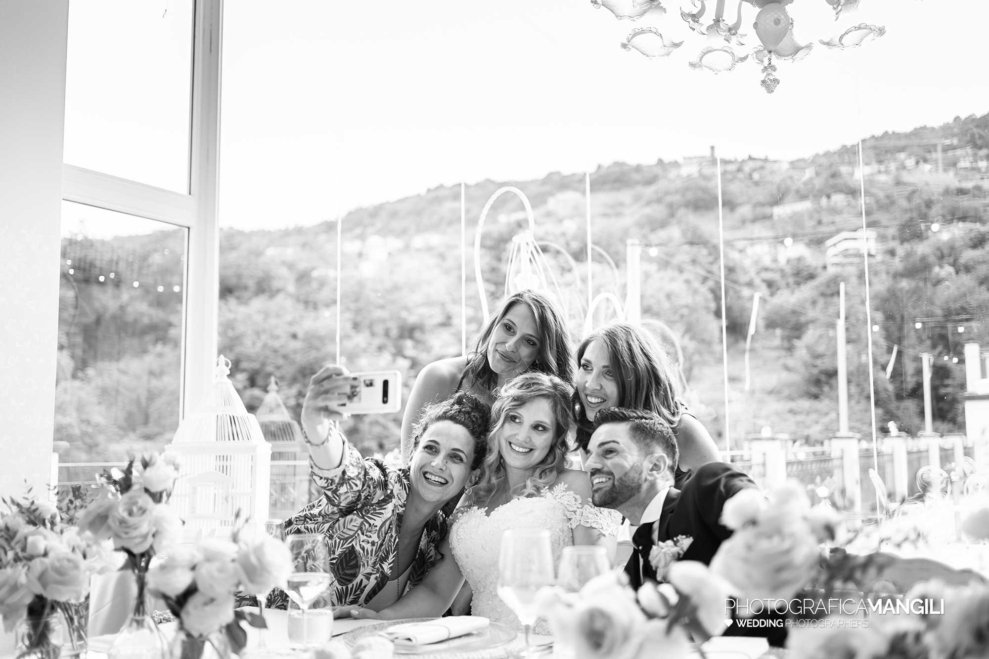 038 reportage foto matrimonio wedding ritratto sposi sala pranzo fontanile gandosso bergamo 038 reportage foto matrimonio wedding ritratto sposi sala pranzo fontanile gandosso bergamo