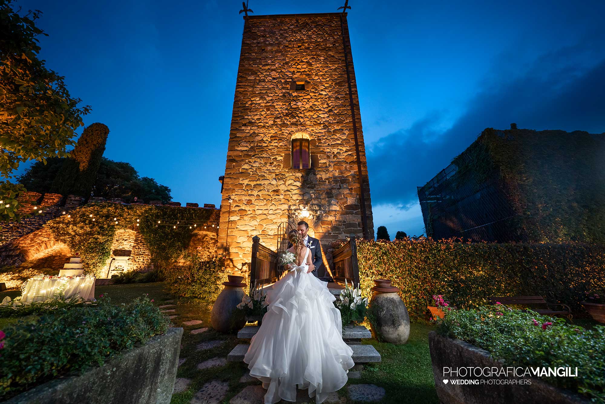 040 fotografo matrimonio reportage wedding sposi imbrunire torre castello rossino calolziocorte lago como lecco 040 fotografo matrimonio reportage wedding sposi imbrunire torre castello rossino calolziocorte lago como lecco