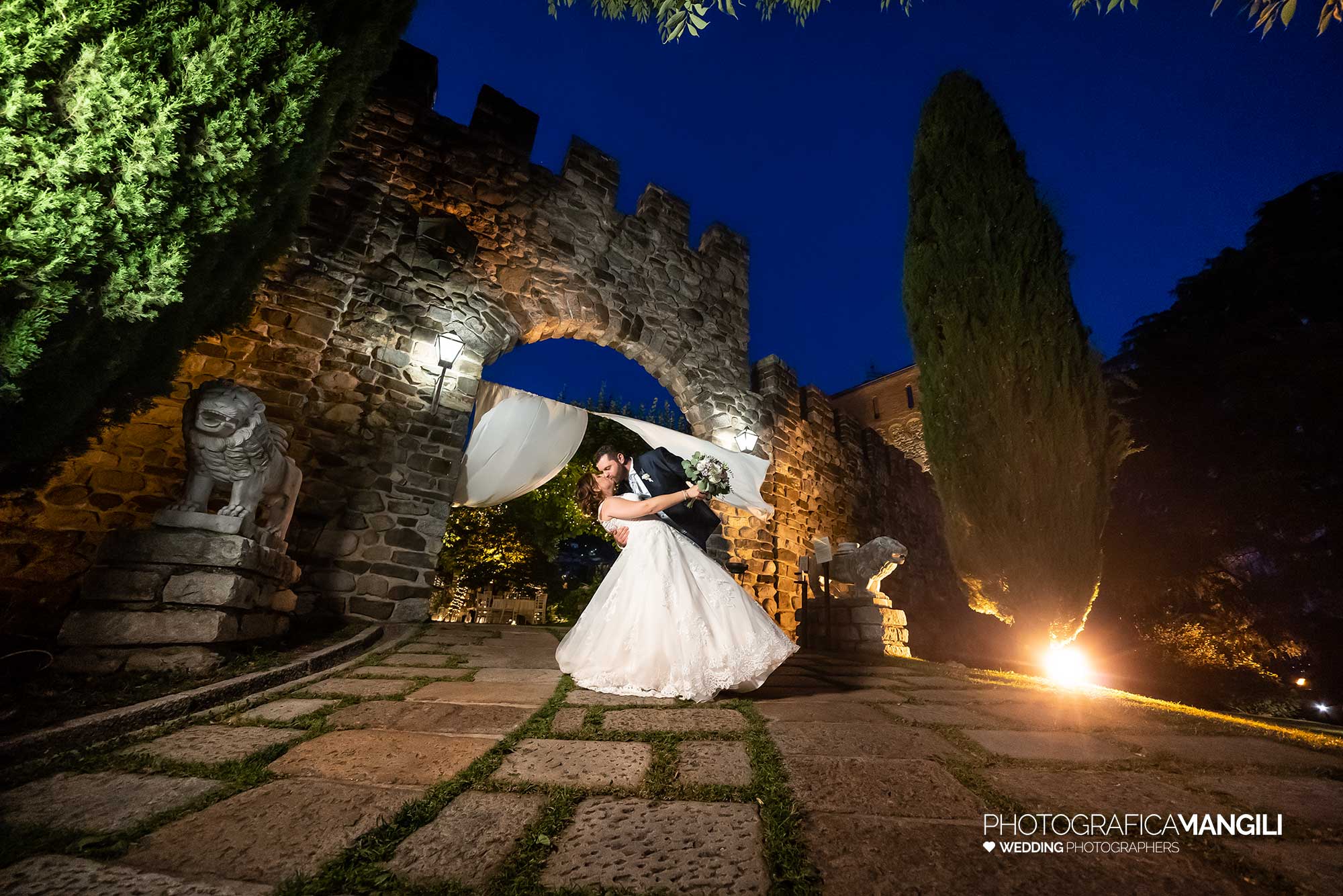 042 fotografo matrimonio reportage wedding ritratto sposi casquet castello rossino calolziocorte lecco lago como 042 fotografo matrimonio reportage wedding ritratto sposi casquet castello rossino calolziocorte lecco lago como