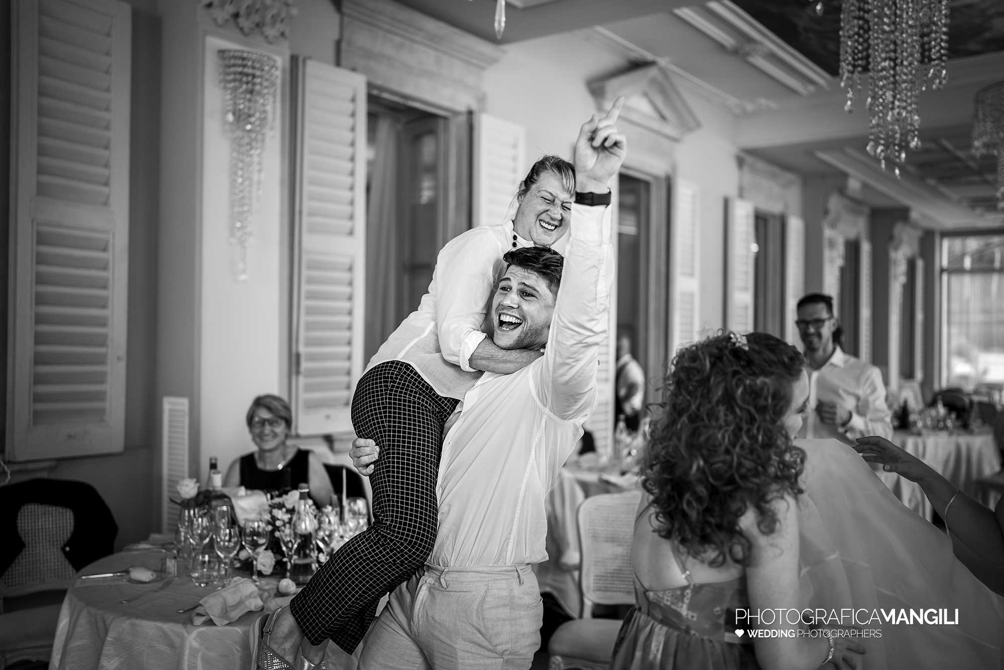 042 fotografo matrimonio reportage wedding sposi balli villa giulia valmadrera lago como lecco 042 fotografo matrimonio reportage wedding sposi balli villa giulia valmadrera lago como lecco