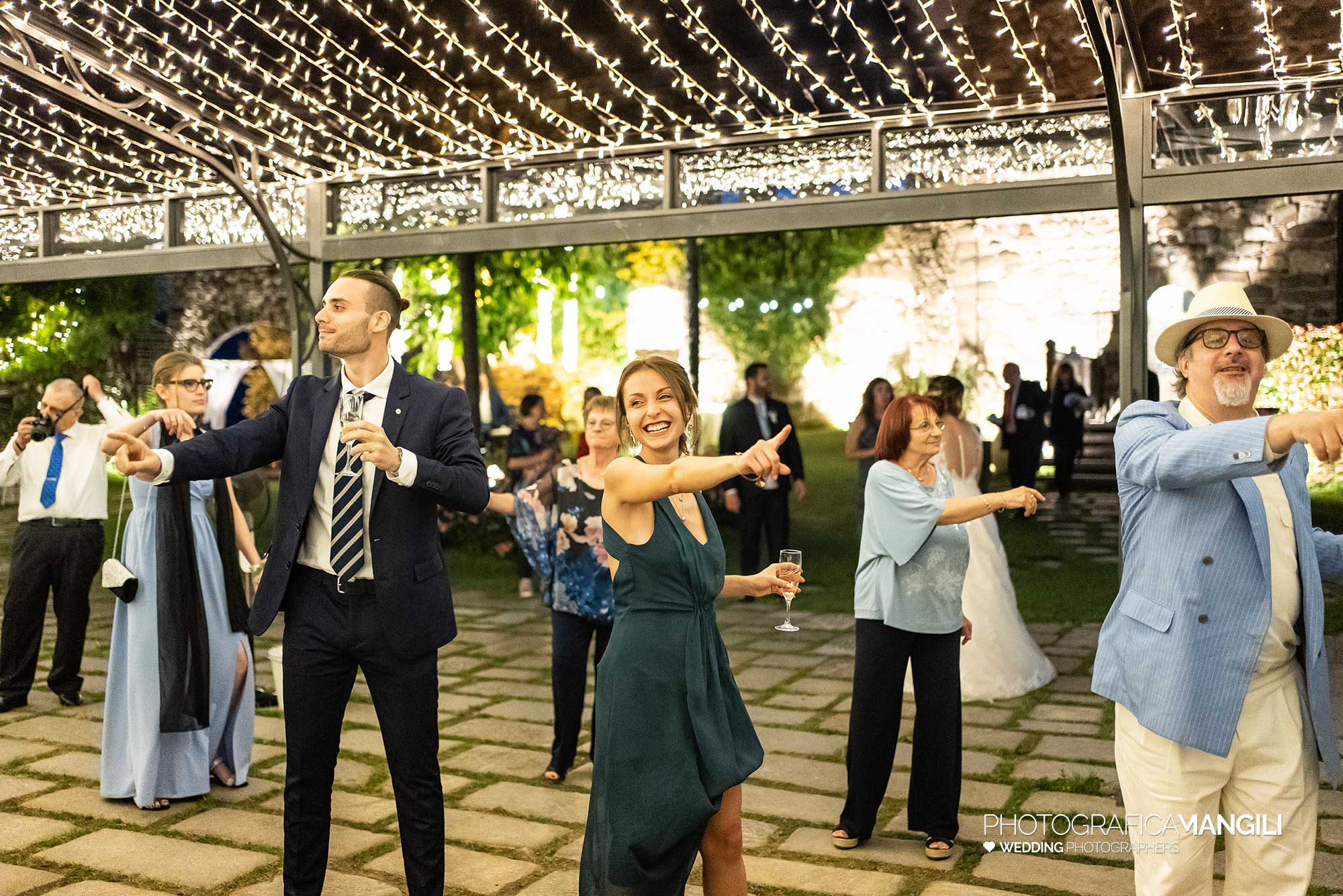 043 fotografo matrimonio reportage wedding ritratto sposi balli castello rossino calolziocorte lecco lago como 043 fotografo matrimonio reportage wedding ritratto sposi balli castello rossino calolziocorte lecco lago como