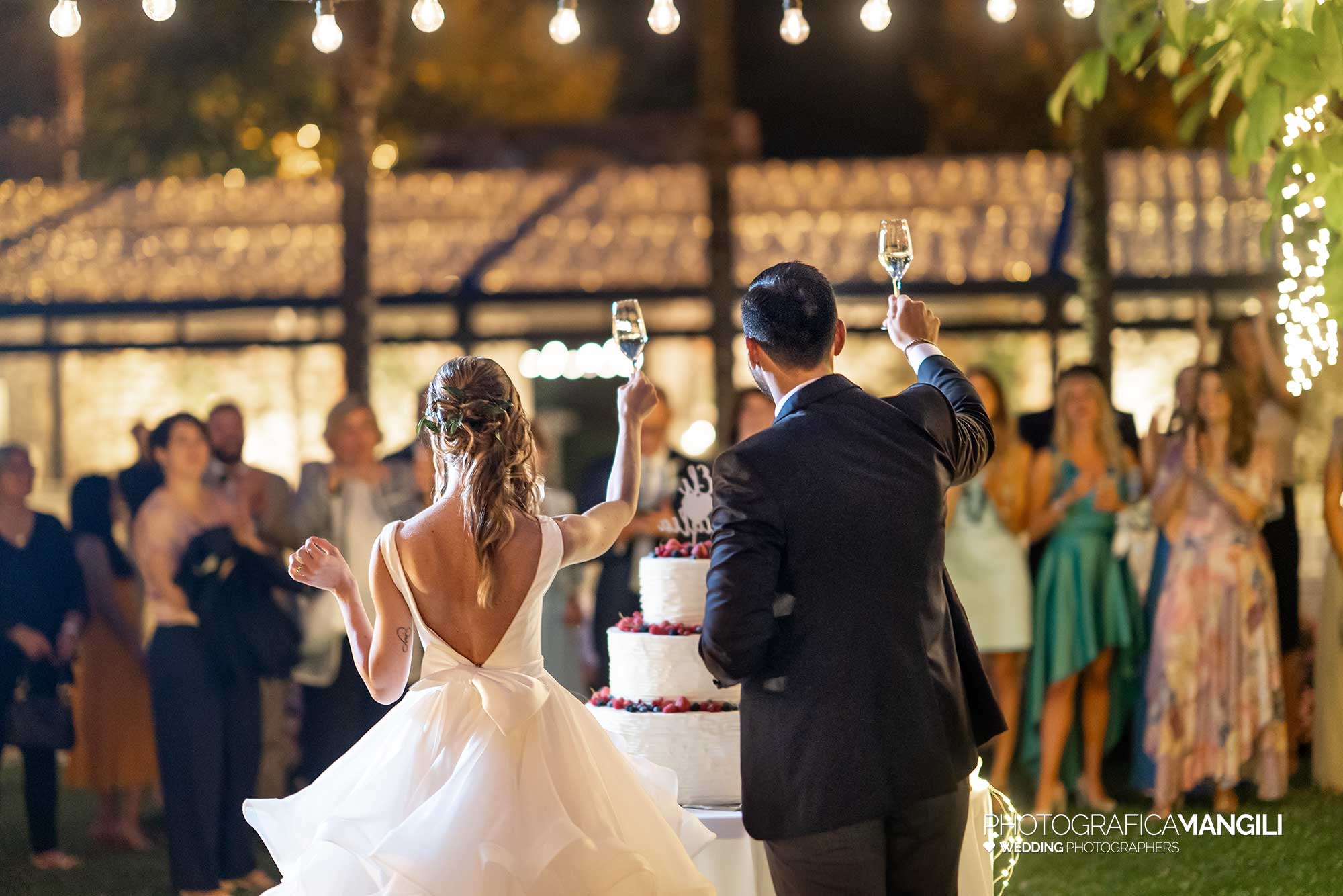 044 fotografo matrimonio reportage wedding sposi brindisi taglio torta castello rossino calolziocorte lago como lecco 044 fotografo matrimonio reportage wedding sposi brindisi taglio torta castello rossino calolziocorte lago como lecco