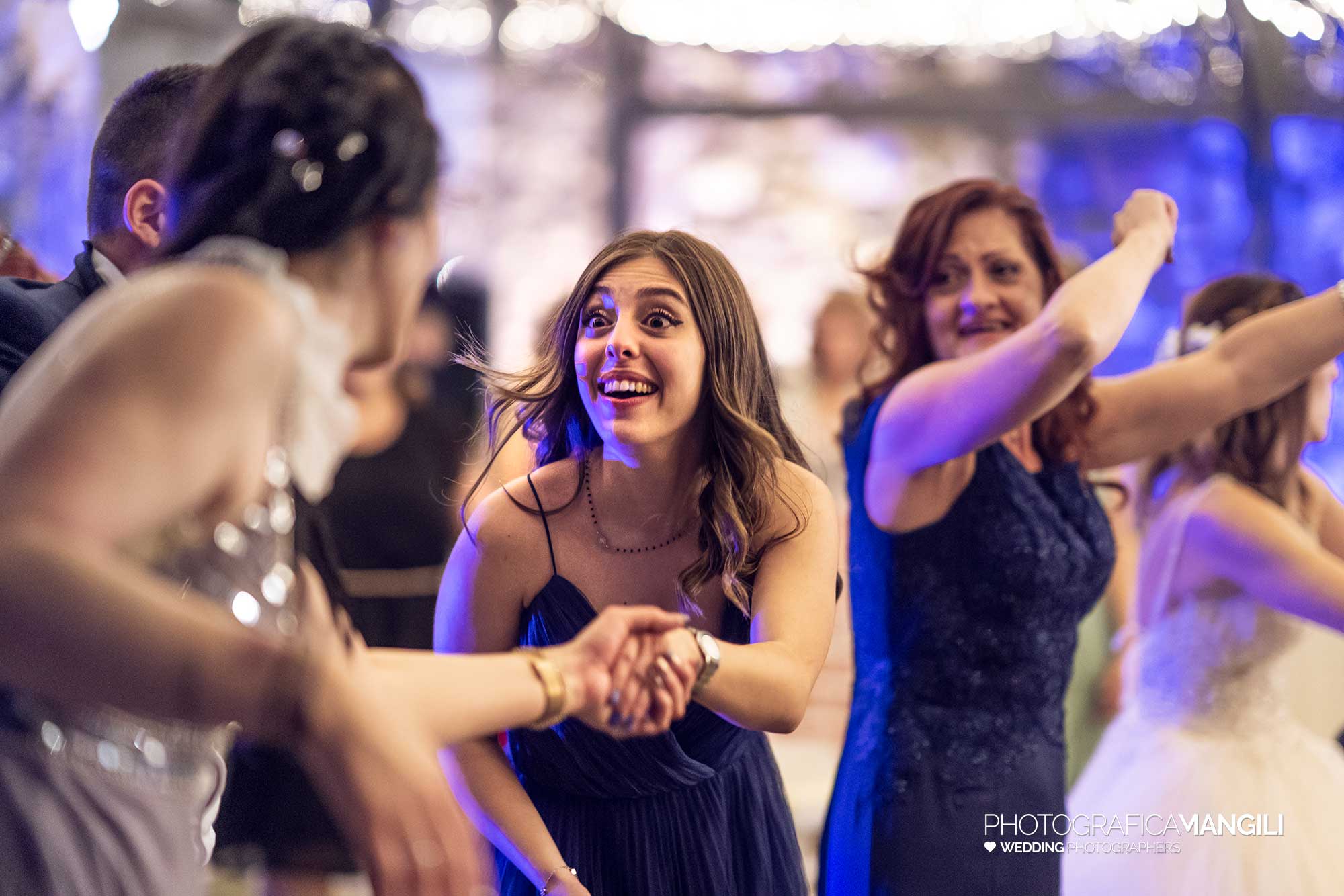 044 reportage foto matrimonio wedding ritratto sposi balli amici castello rossino calolziocorte lago como lecco 044 reportage foto matrimonio wedding ritratto sposi balli amici castello rossino calolziocorte lago como lecco