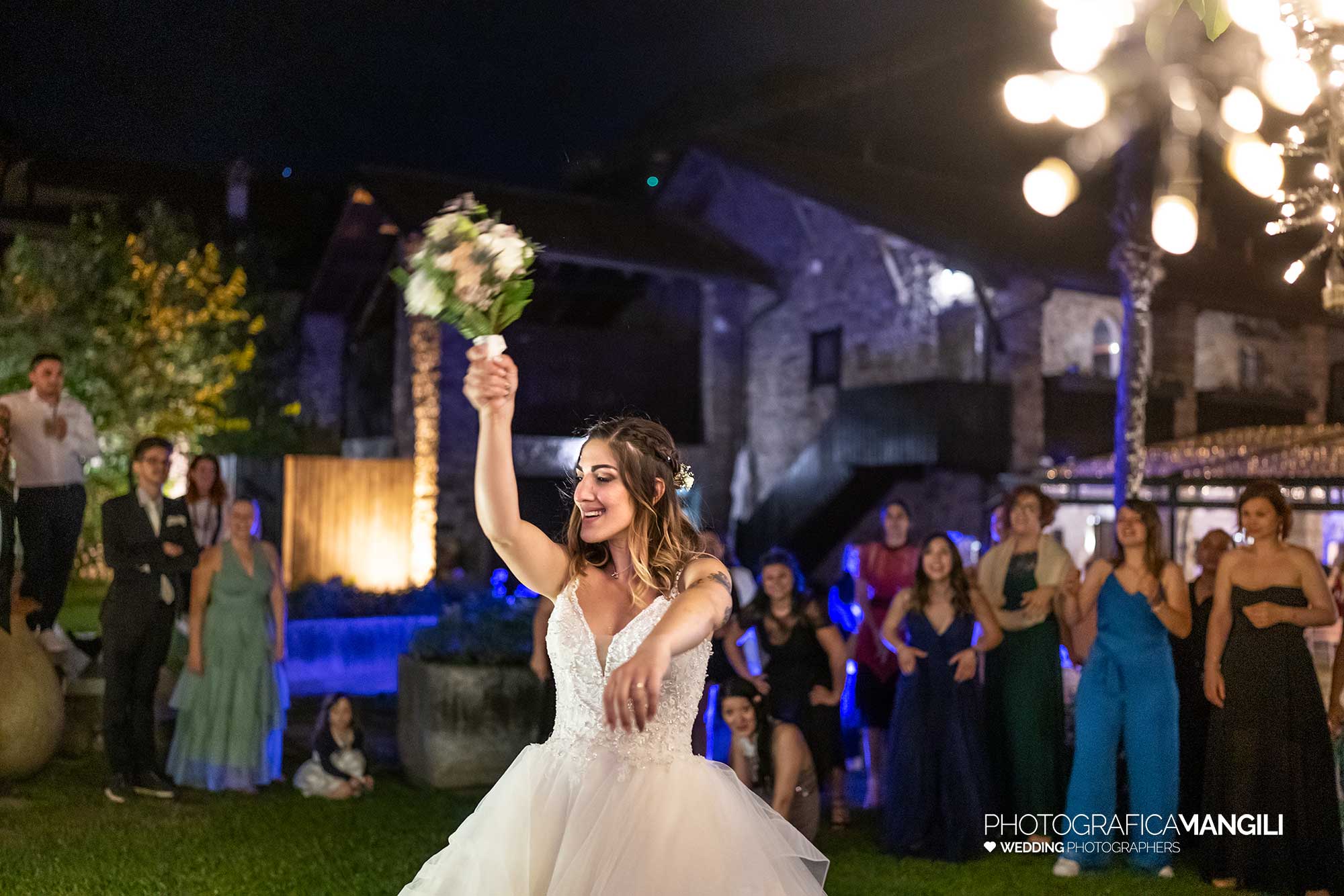 045 reportage foto matrimonio wedding ritratto sposi lancio bouquet castello rossino calolziocorte lago como lecco 045 reportage foto matrimonio wedding ritratto sposi lancio bouquet castello rossino calolziocorte lago como lecco