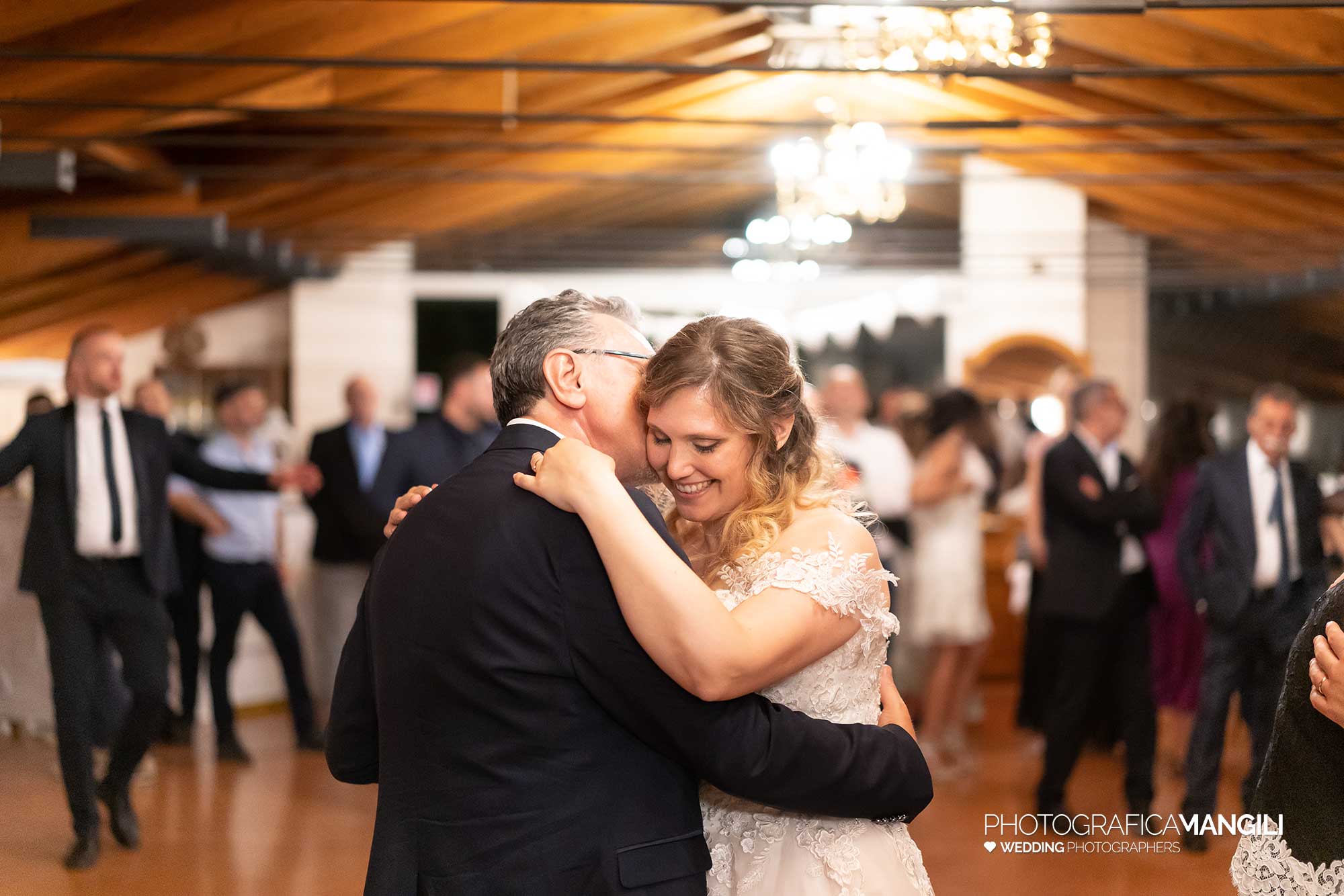 047 reportage foto matrimonio wedding ritratto ballo sposa papà fontanile gandosso bergamo 047 reportage foto matrimonio wedding ritratto ballo sposa papà fontanile gandosso bergamo