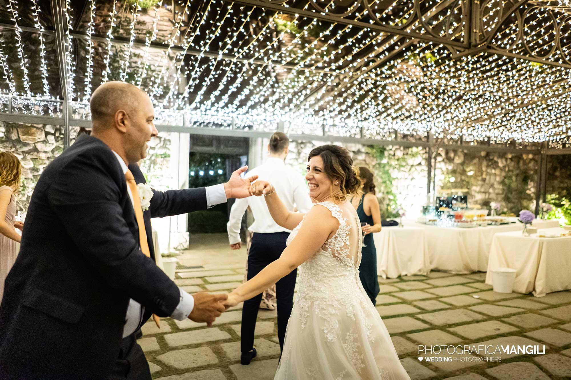 048 fotografo matrimonio reportage wedding ritratto sposi balli castello rossino calolziocorte lecco lago como 048 fotografo matrimonio reportage wedding ritratto sposi balli castello rossino calolziocorte lecco lago como