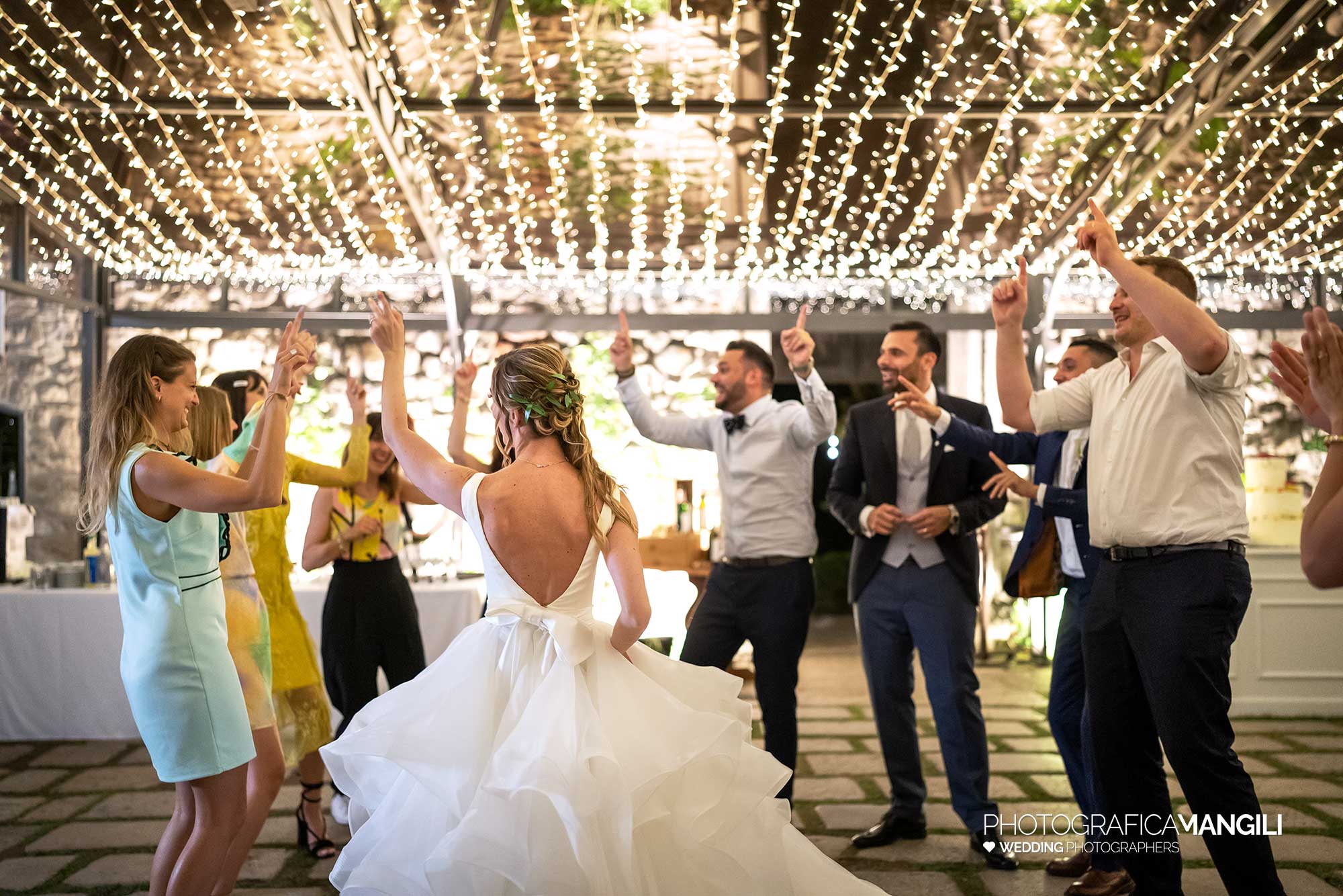 049 fotografo matrimonio reportage wedding sposi balli amici invitati castello rossino calolziocorte lago como lecco 049 fotografo matrimonio reportage wedding sposi balli amici invitati castello rossino calolziocorte lago como lecco