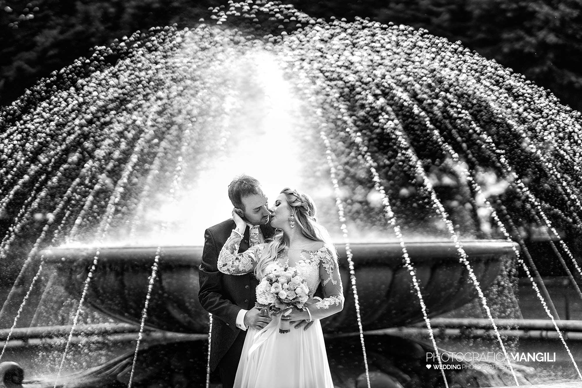 049 fotografo matrimonio reportage wedding sposi fontana villa valenca rovato brescia 049 fotografo matrimonio reportage wedding sposi fontana villa valenca rovato brescia