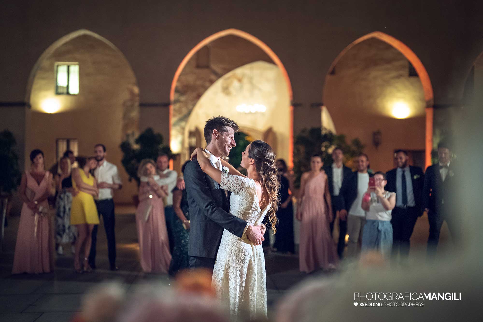 052 fotografo matrimonio reportage wedding sposi primo ballo castello visconteo cassano d adda milano 1 052 fotografo matrimonio reportage wedding sposi primo ballo castello visconteo cassano d adda milano 1