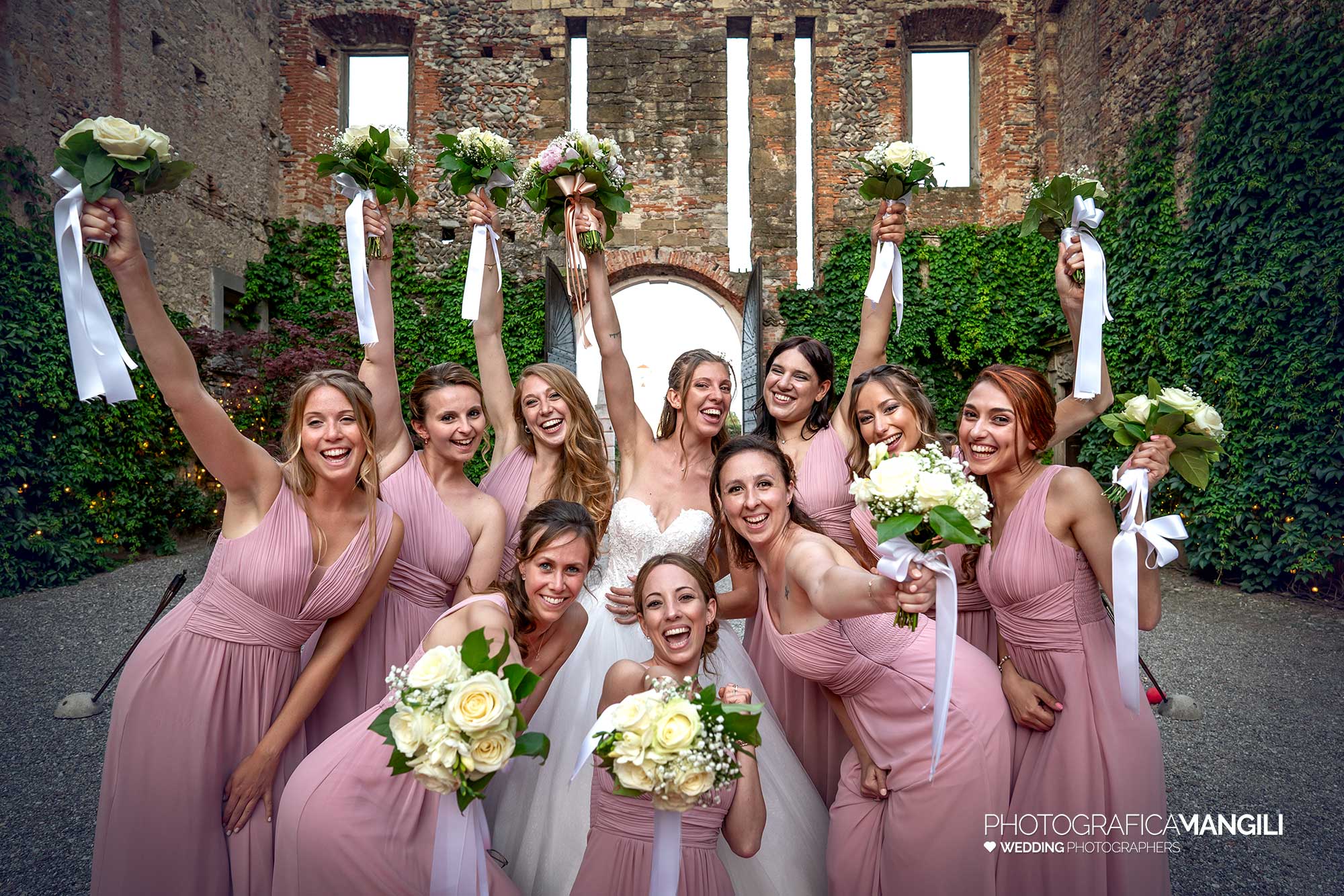 053 fotografo matrimonio reportage wedding sposa damigelle castello cavernago bergamo 053 fotografo matrimonio reportage wedding sposa damigelle castello cavernago bergamo
