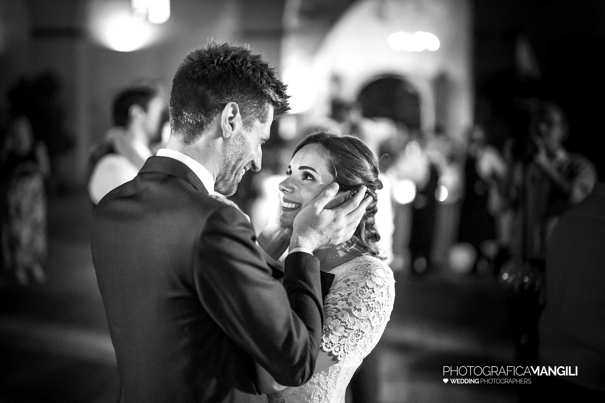 053 fotografo matrimonio reportage wedding sposi primo ballo castello visconteo cassano d adda milano 053 fotografo matrimonio reportage wedding sposi primo ballo castello visconteo cassano d adda milano