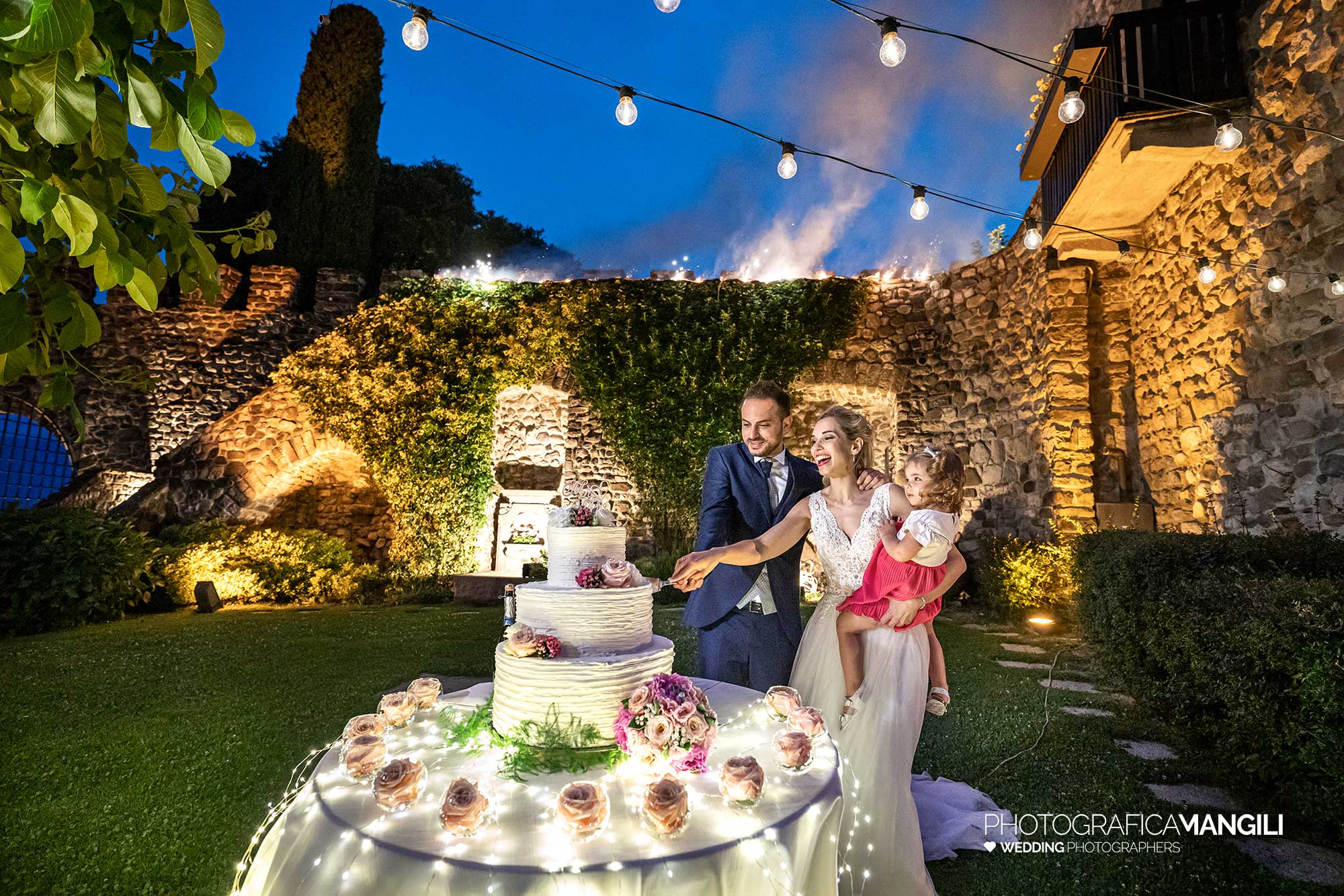 053 fotografo matrimonio reportage wedding sposi taglio torta castello rossino calolziocorte lago como lecco 053 fotografo matrimonio reportage wedding sposi taglio torta castello rossino calolziocorte lago como lecco