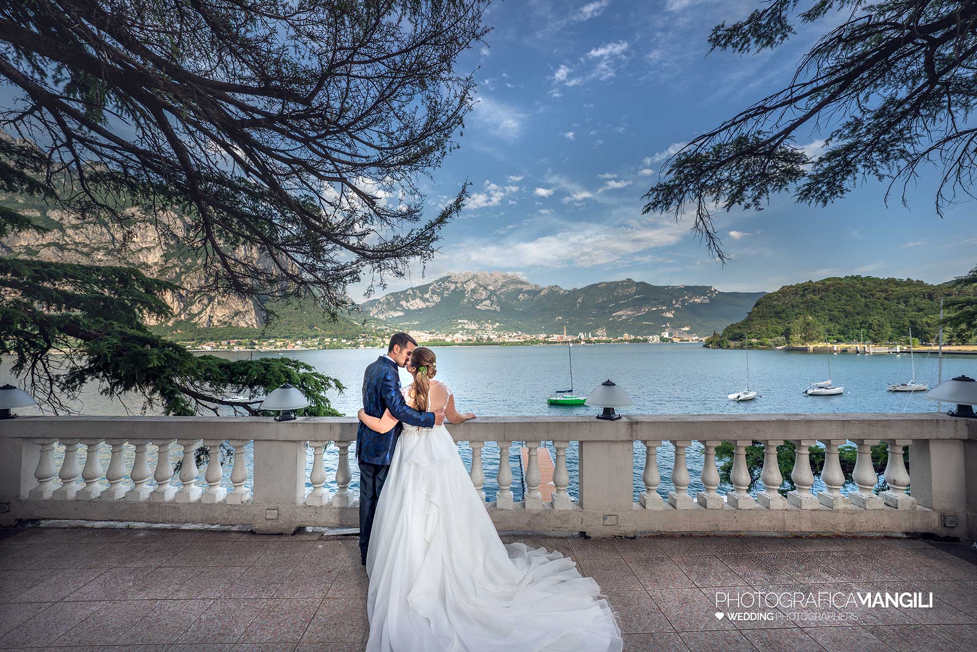 054 fotografo matrimonio reportage wedding sposi terrazza panoramica villa giulia valmadrera lago como lecco 054 fotografo matrimonio reportage wedding sposi terrazza panoramica villa giulia valmadrera lago como lecco