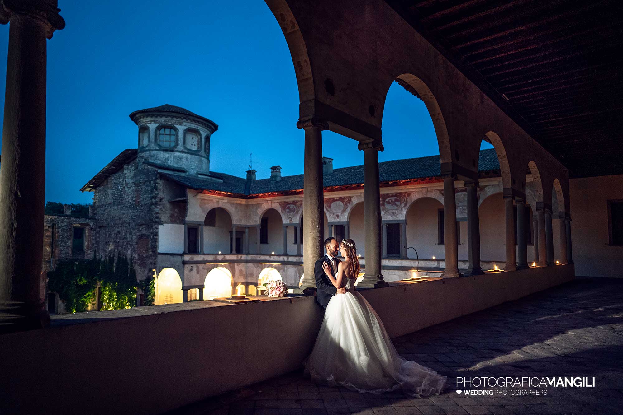 060 fotografo matrimonio reportage wedding sposi arcate imbrunire castello cavernago bergamo 060 fotografo matrimonio reportage wedding sposi arcate imbrunire castello cavernago bergamo