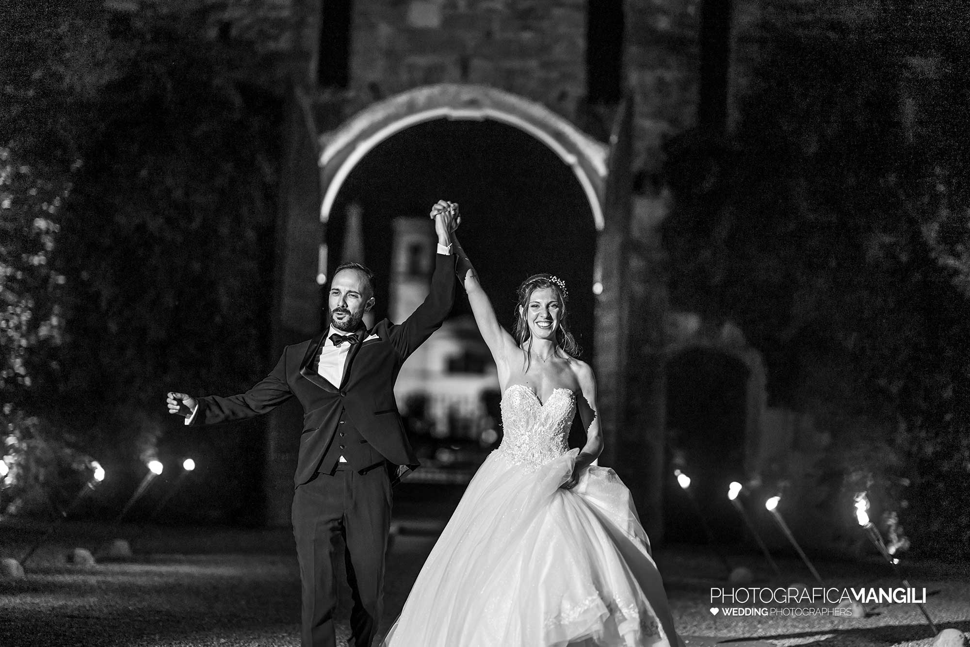 066 fotografo matrimonio reportage wedding sposi bianco nero castello cavernago bergamo 066 fotografo matrimonio reportage wedding sposi bianco nero castello cavernago bergamo