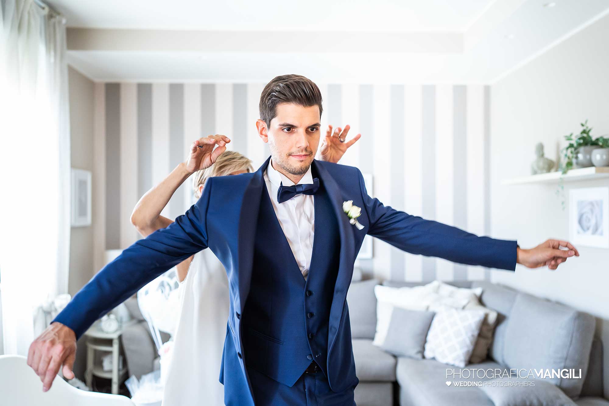 001 fotografo matrimonio reportage wedding preparazione sposo carugate milano 001 fotografo matrimonio reportage wedding preparazione sposo carugate milano