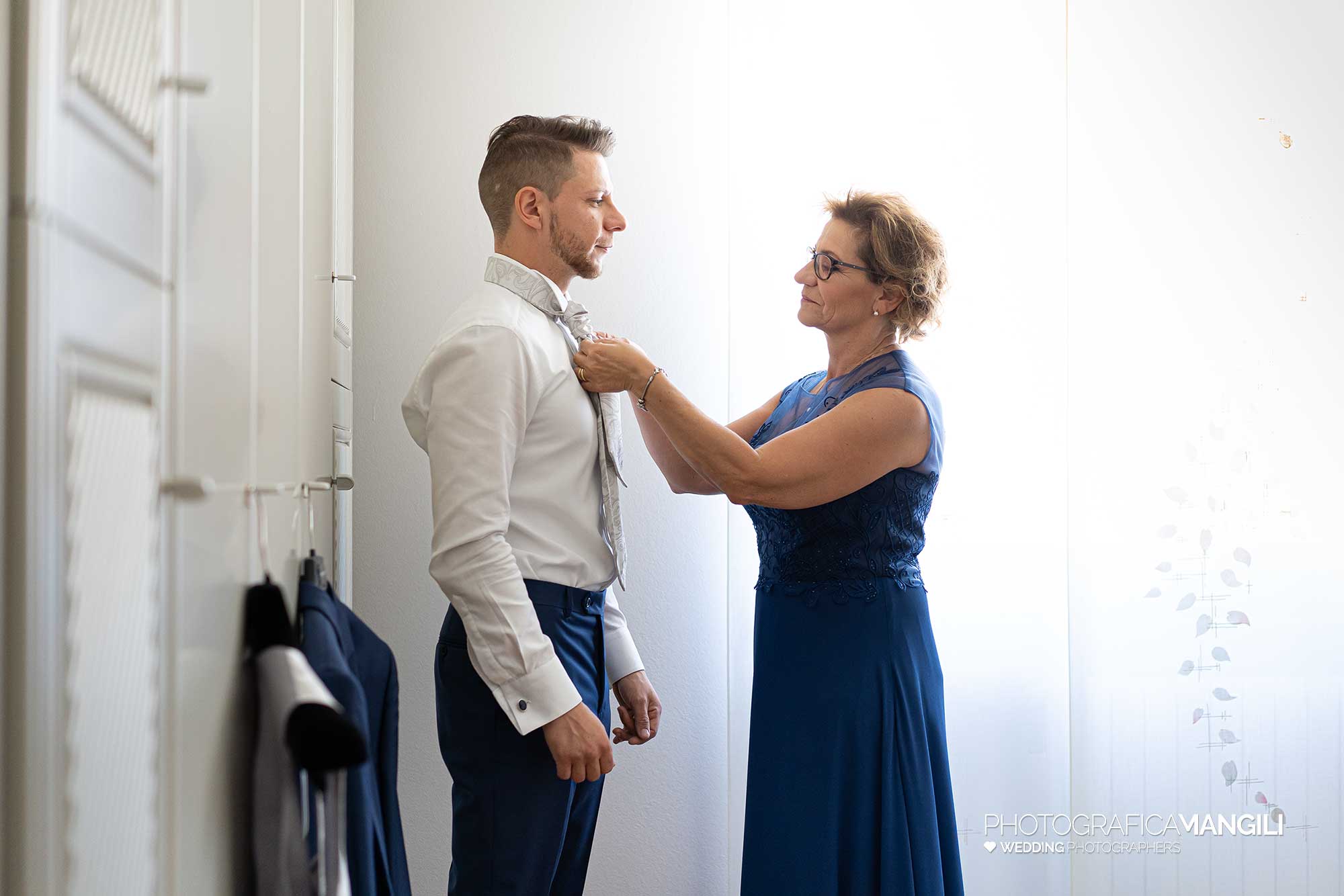 001 fotografo matrimonio reportage wedding preparazione sposo lmerate brianza 001 fotografo matrimonio reportage wedding preparazione sposo lmerate brianza