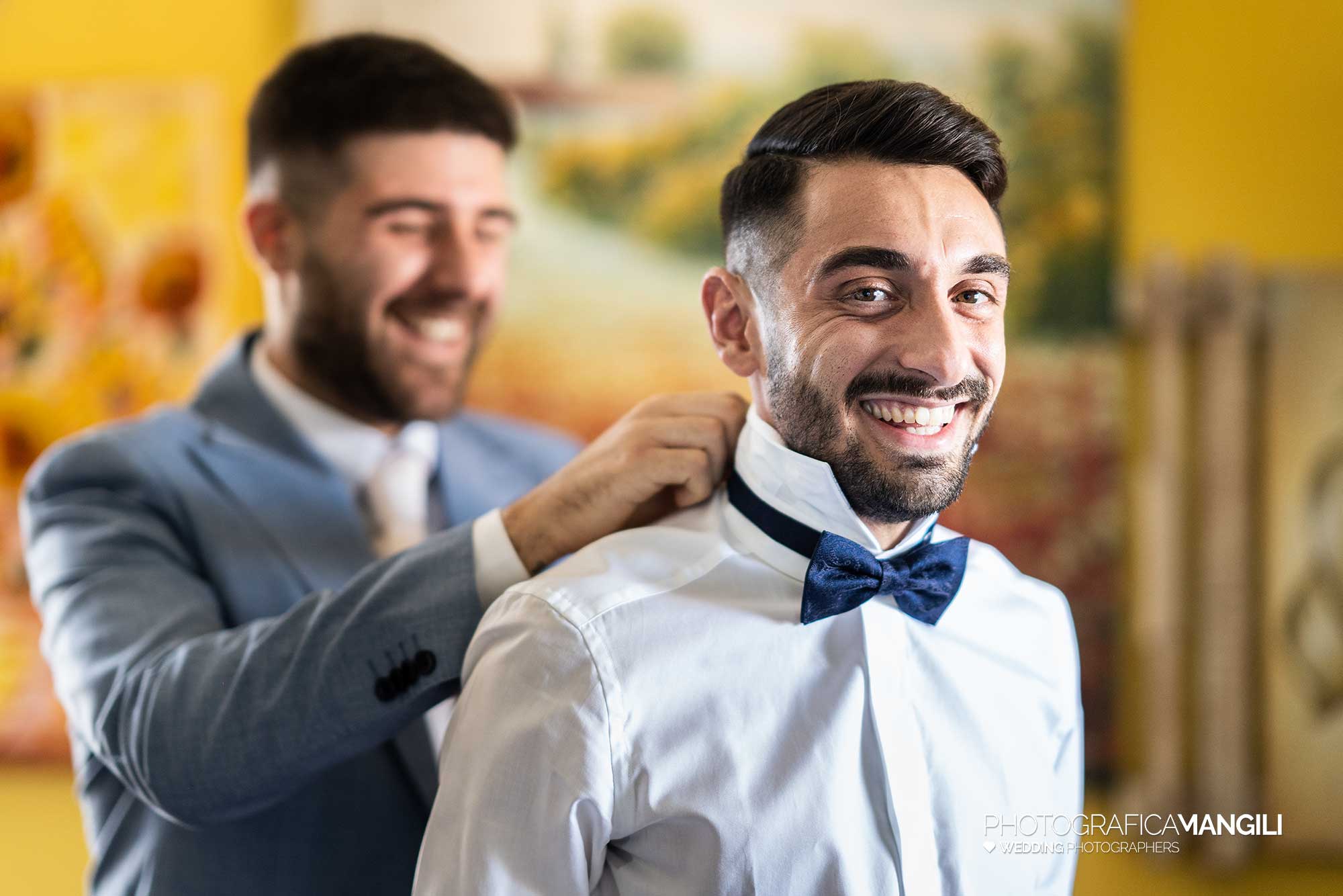 001 fotografo matrimonio reportage wedding preparazione vestizione sposo papillon monza 001 fotografo matrimonio reportage wedding preparazione vestizione sposo papillon monza